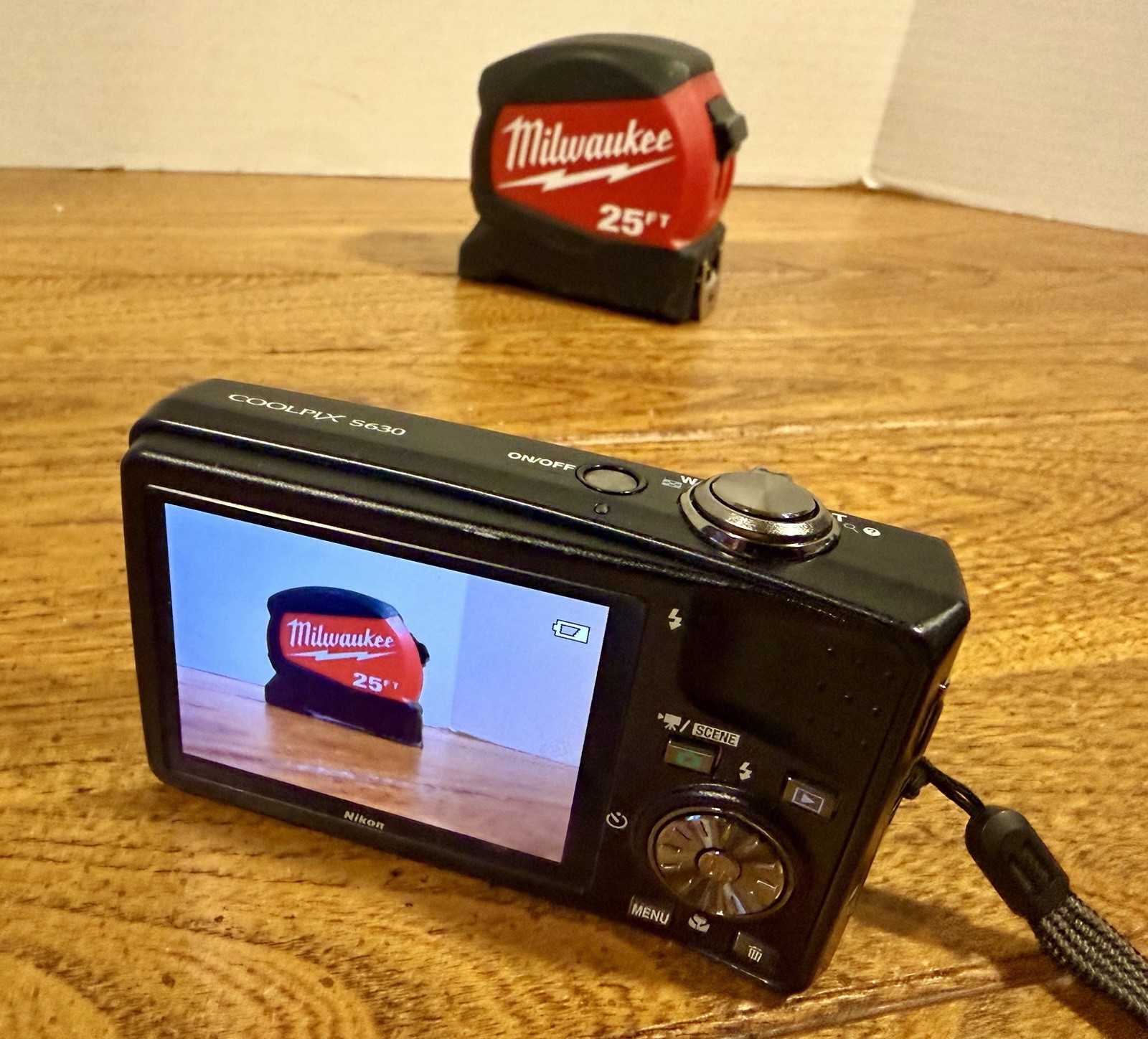 Nikon Coolpix S630 12.0MP 7x Nikkor ZOOM Digital Camera. W/ Case, 2 Batteries