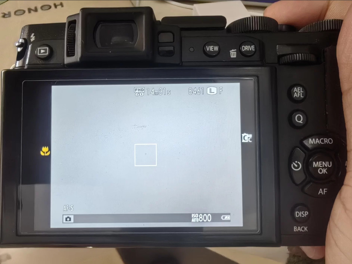 Fujifilm FinePix X30 12MP 4x Optical Zoom F2 0-2 8 Large Sensor WiFi EVF Black