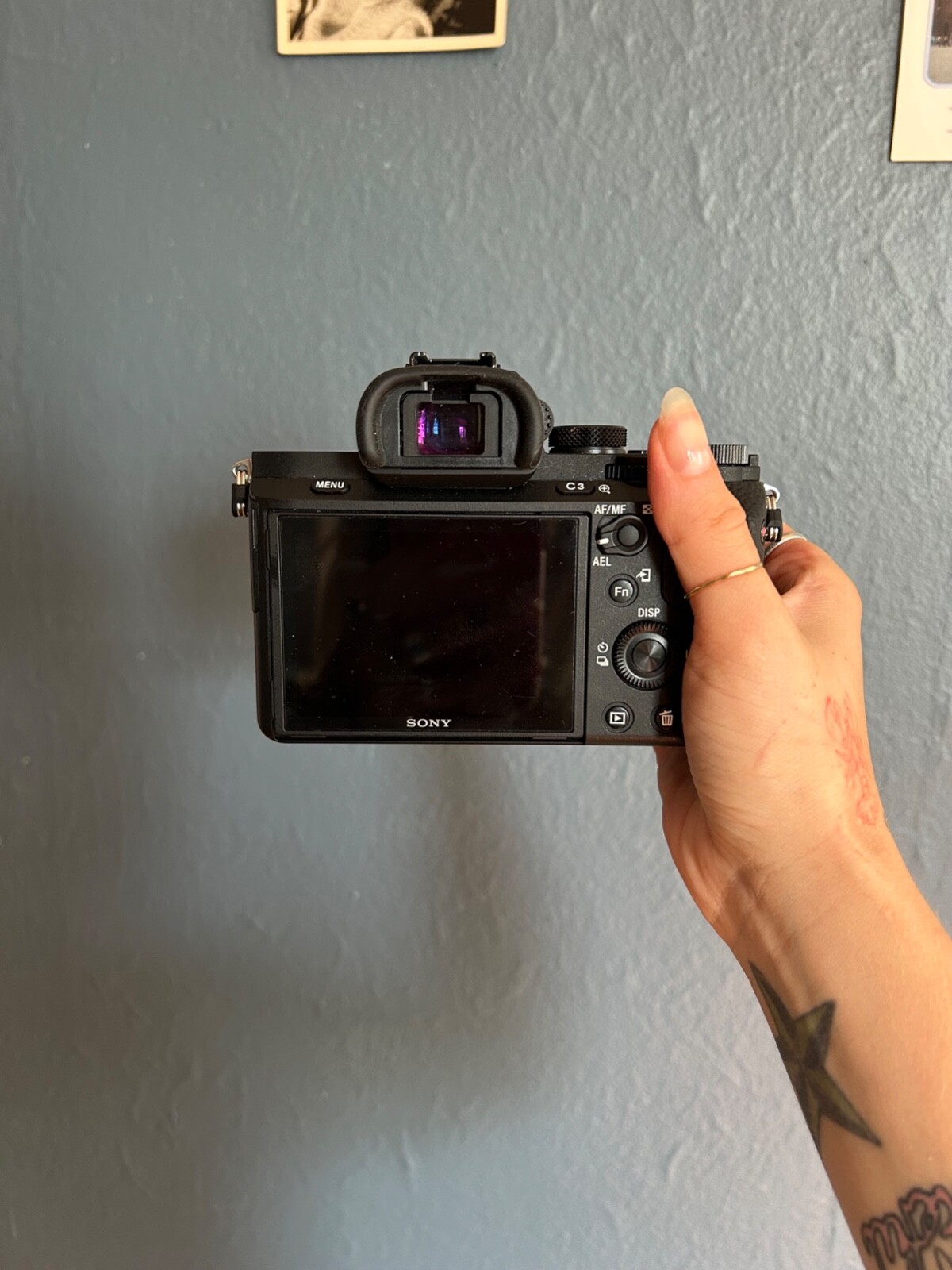 Sony Alpha α7 II Mirrorless Camera with 28-70mm Zoom Lens + ACCESSORIES