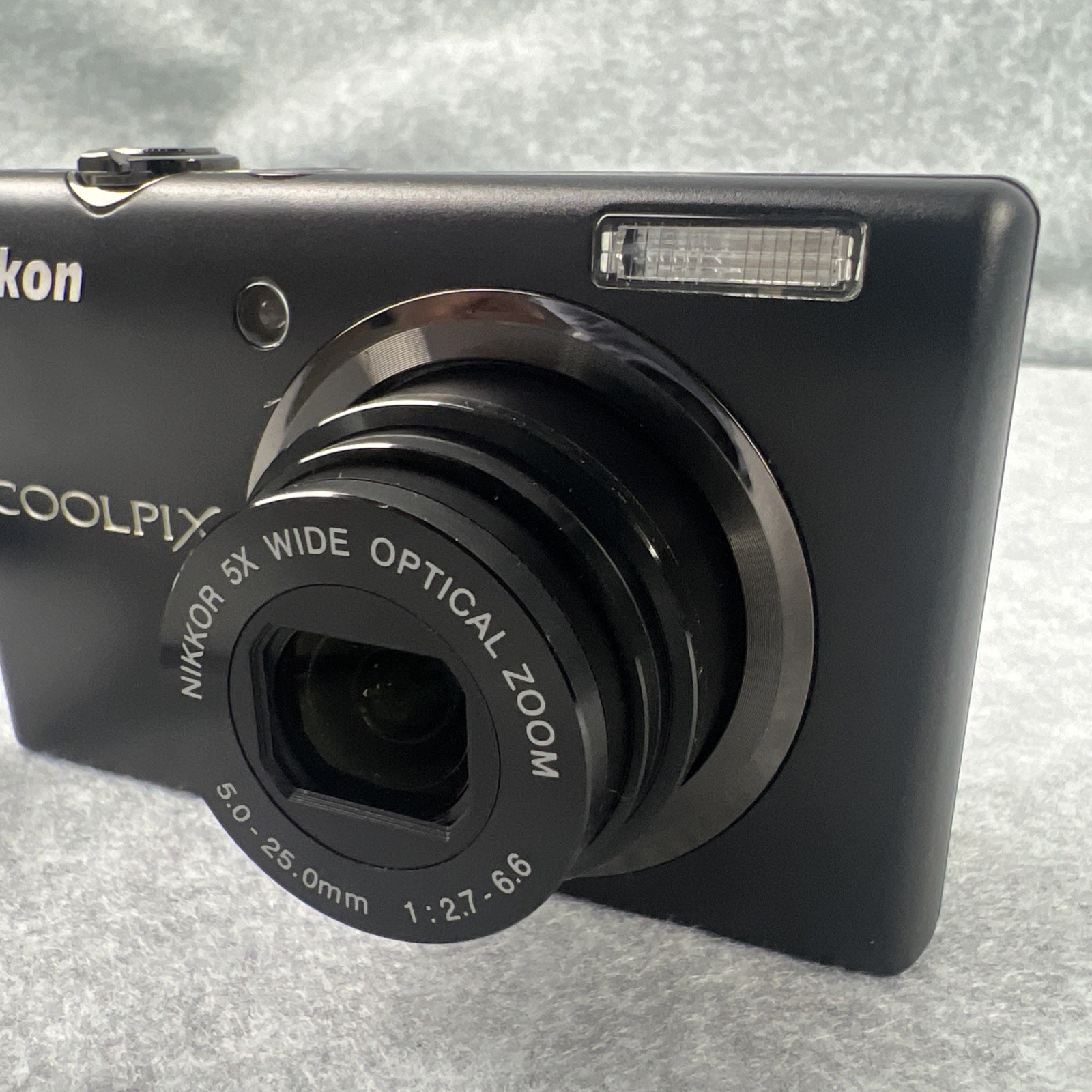 Nikon COOLPIX S570 12MP Digital Camera Tested Working Battery Charger SD Card