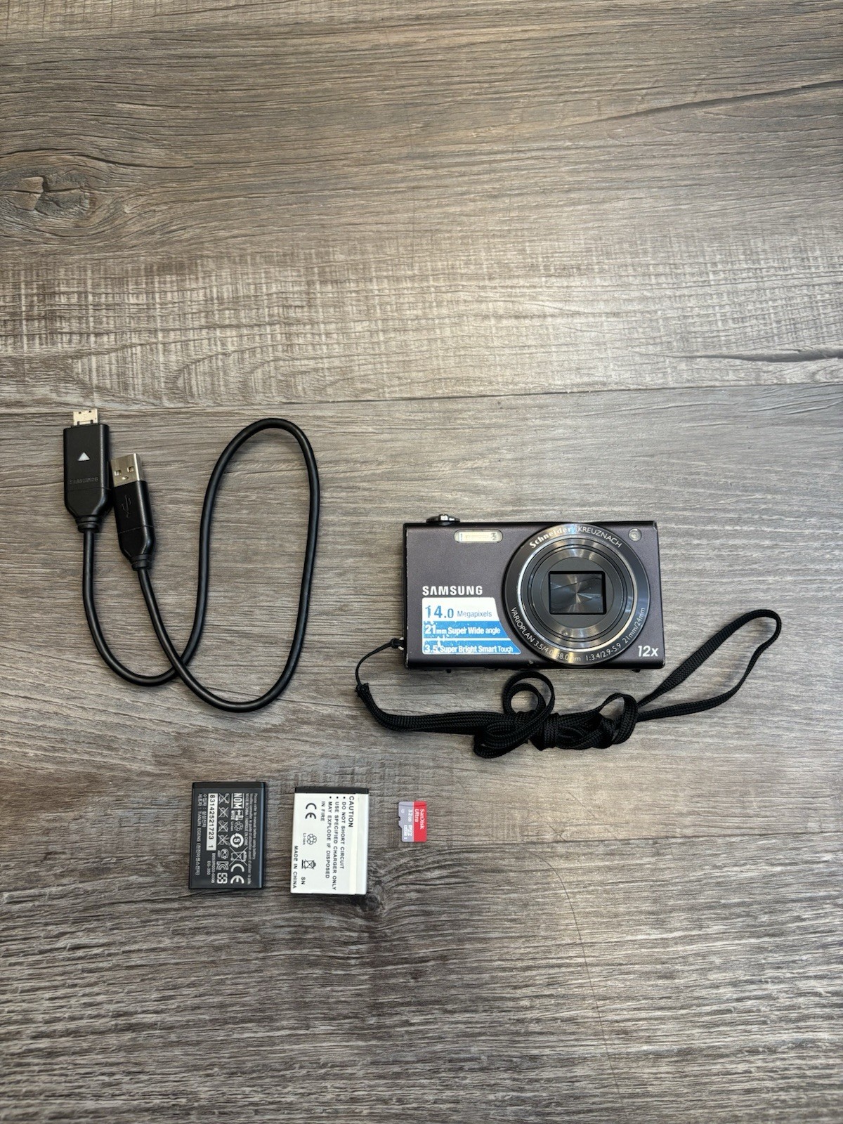 Samsung WB210 14MP 3.5″ LCD Screen 12x Zoom Digital Camera TESTED W/ 2 Battery
