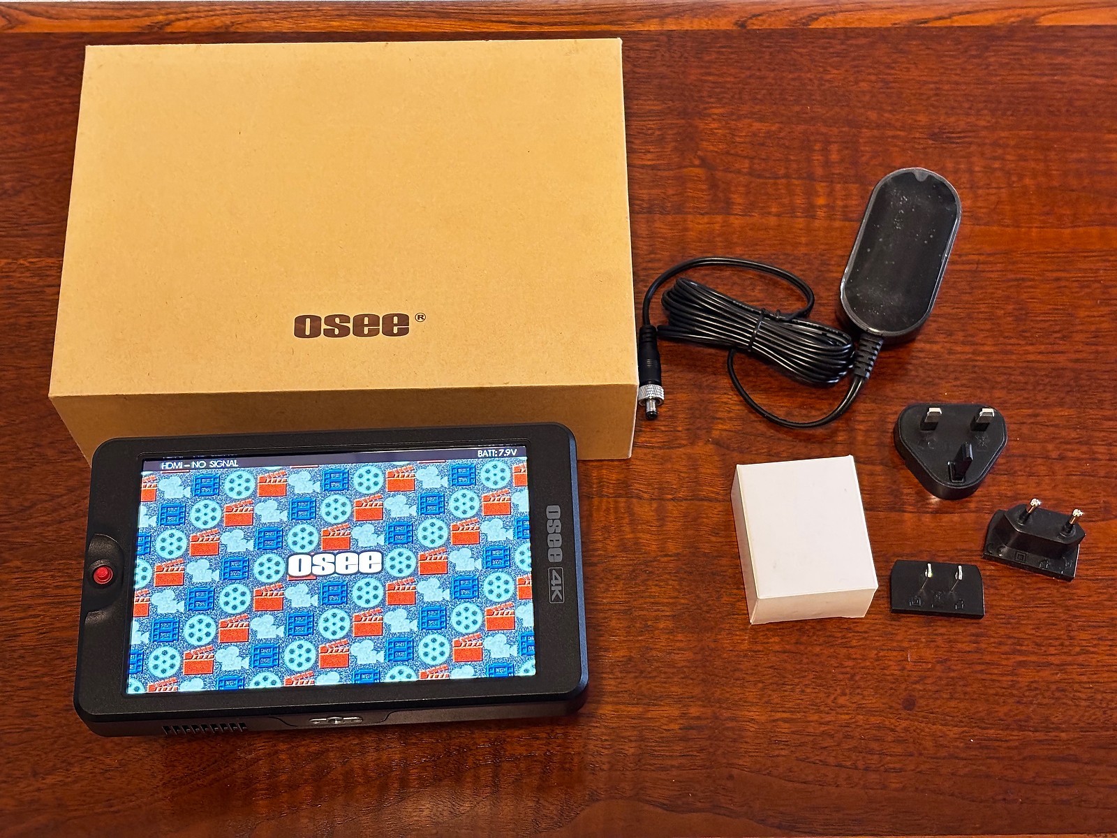 OSEE T7 7″ 3000nit 4K FHD HDMI Camera Field Monitor 3D LUT – Original Box & Acc
