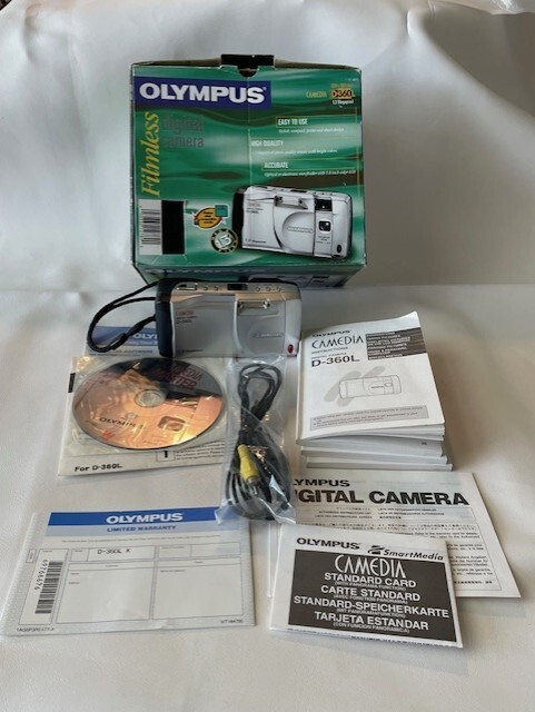 OLYMPUS Camedia D-360L digital camera 1.3 megapixel, original box & accessories