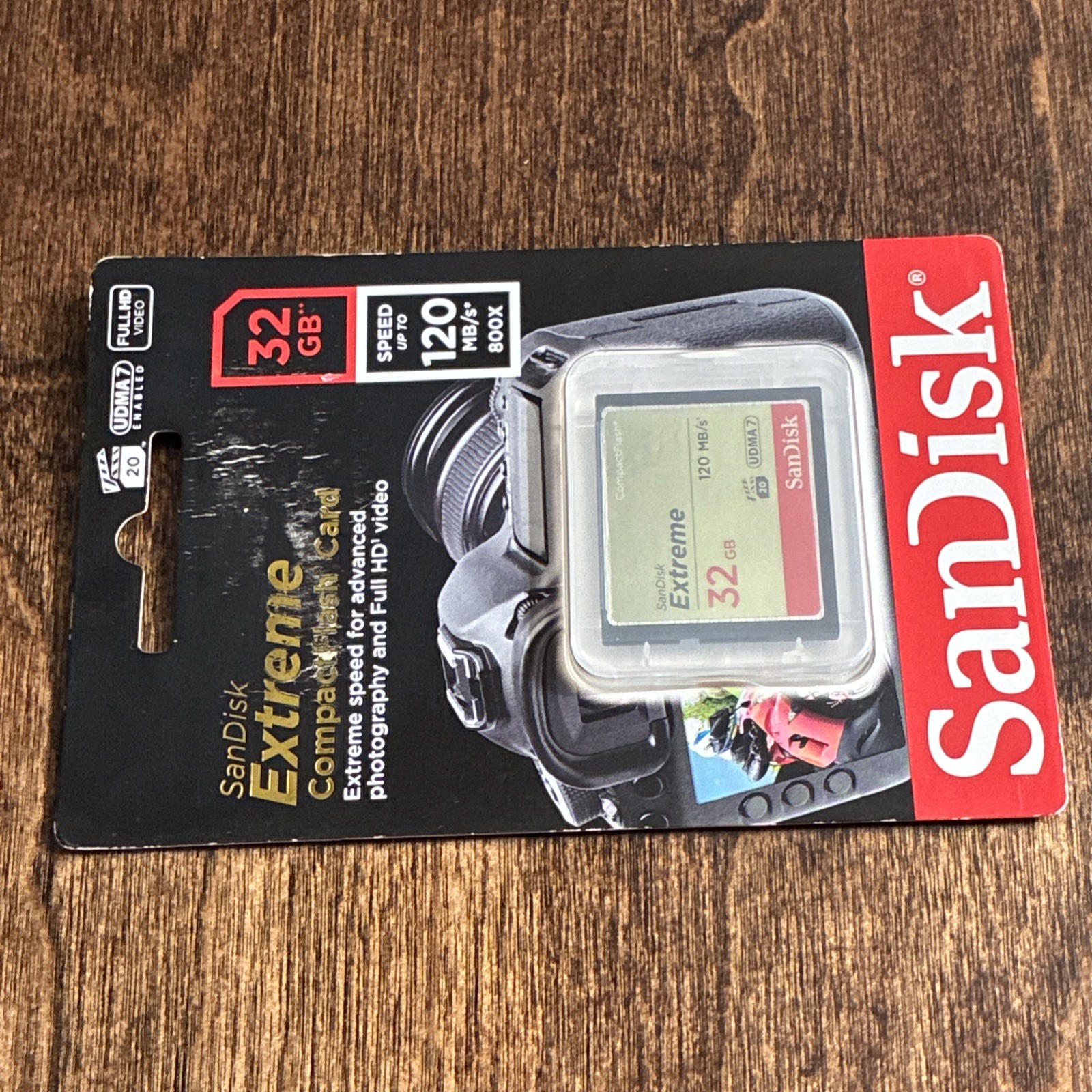 SanDisk Extreme 32 GB UDMA7 CompactFlash Card Black And Gold SDCFXSB-032G-G46