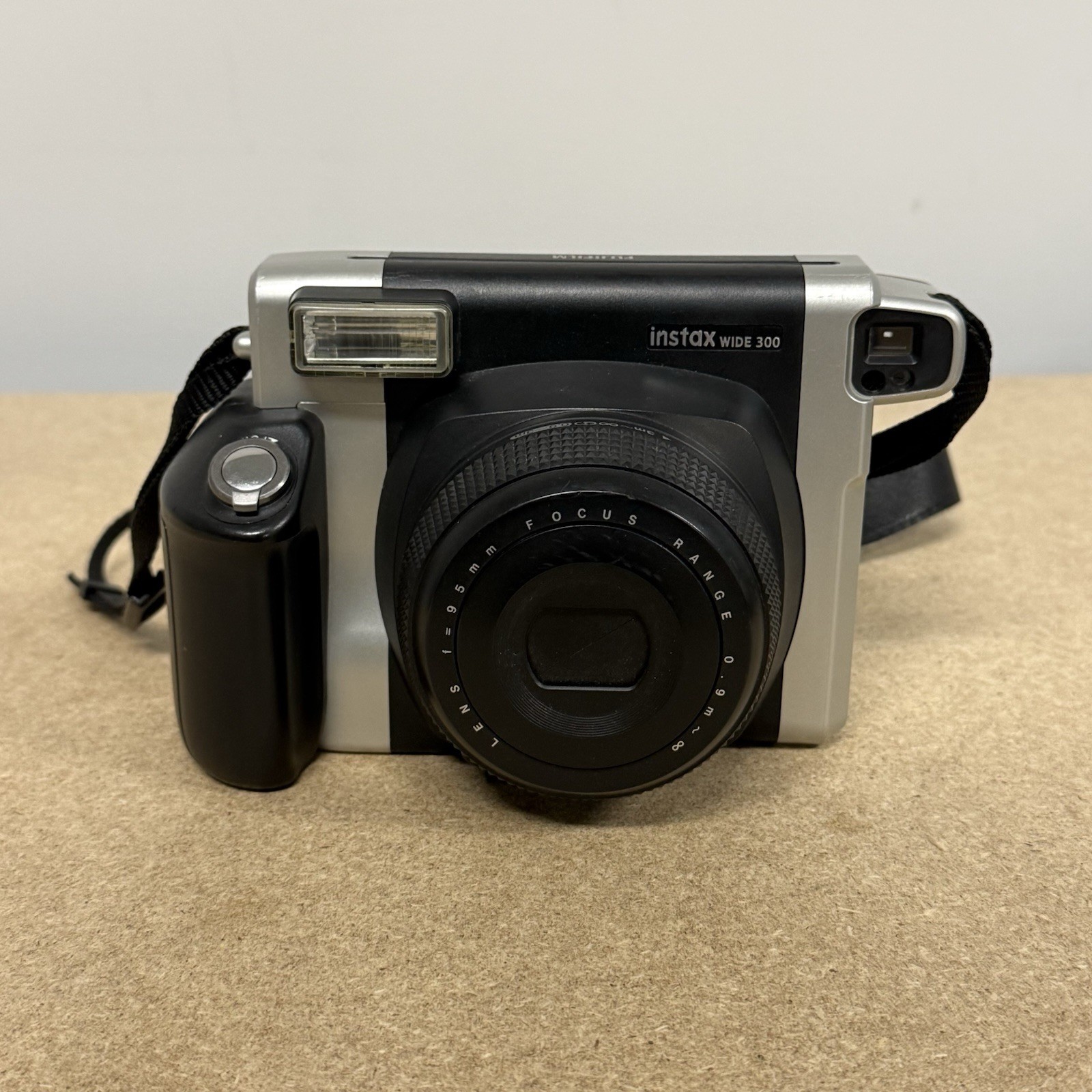 Fujifilm Instax Wide 300 Instant Film Camera – Black/Silver Tested Read