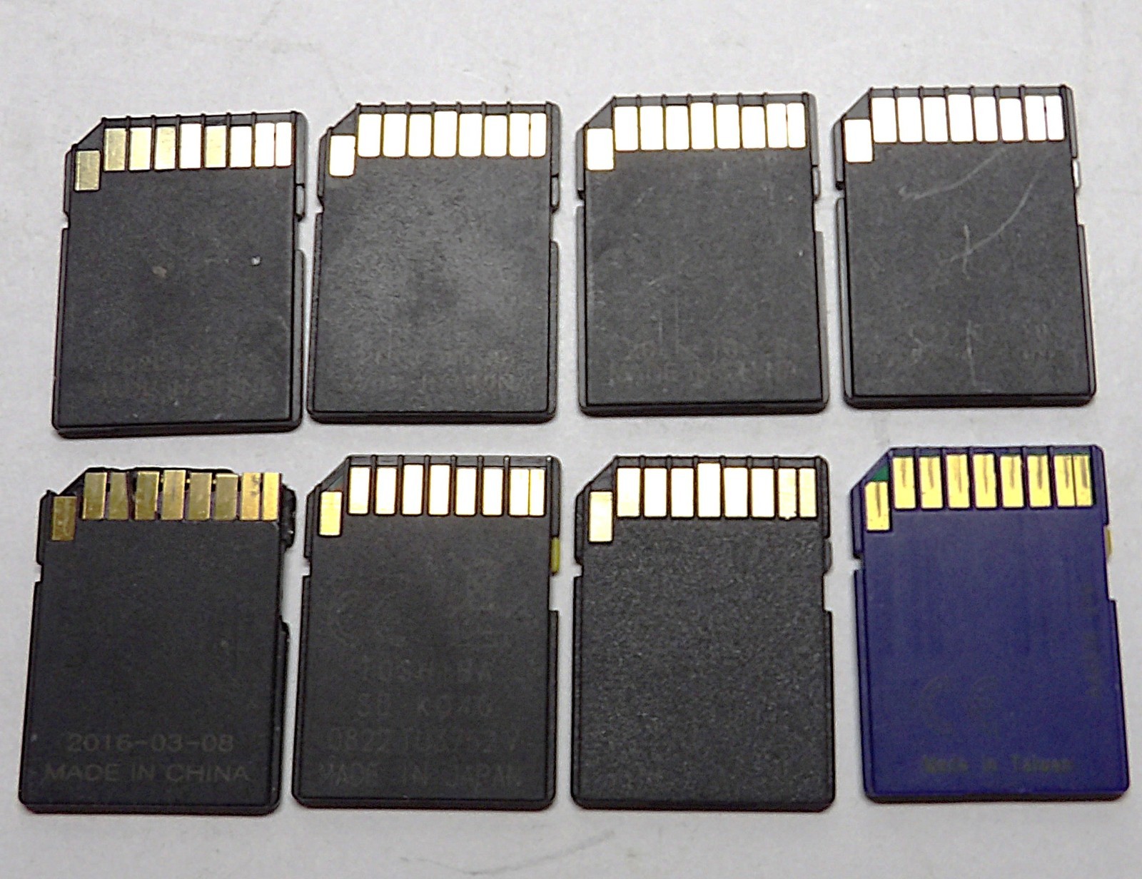8 USED MEMORY CARDS & ADAPTORS SANDISK FUJIFILM AND MORE