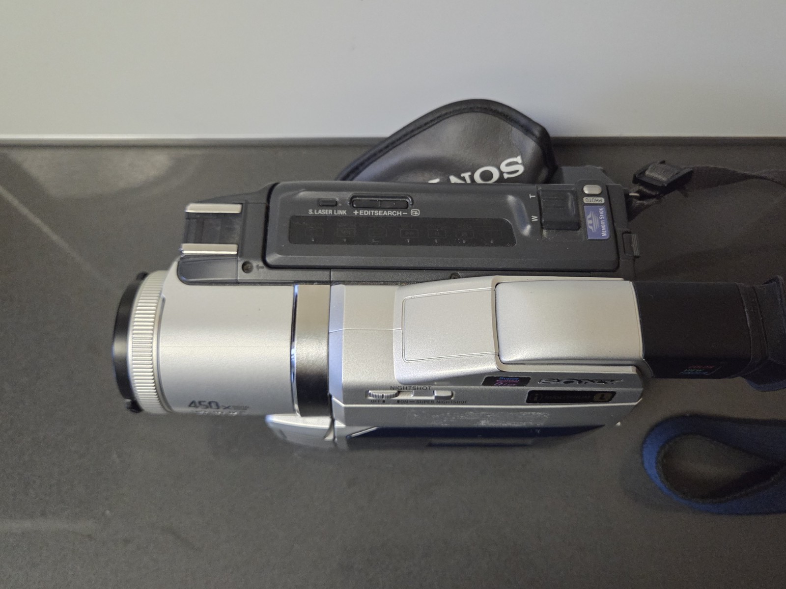 Sony DCR-TRV720 Digital8 8mm Handycam video Camcorder bundle TESTED Nightshot