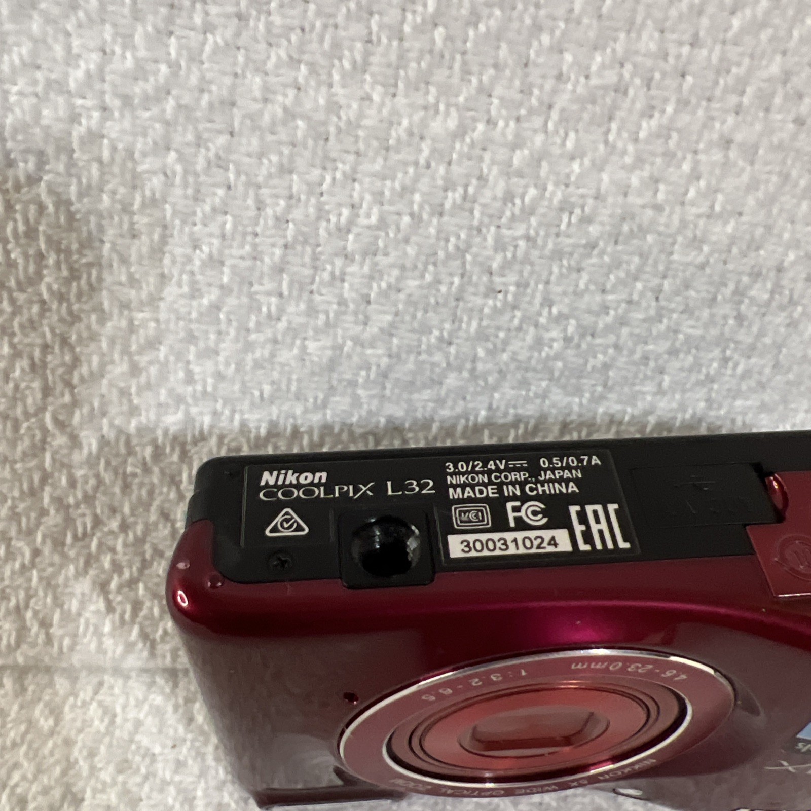 Nikon Coolpix Red L32 20.1MP 5x Wide Angle Nikkor Zoom Works And 16GB Card