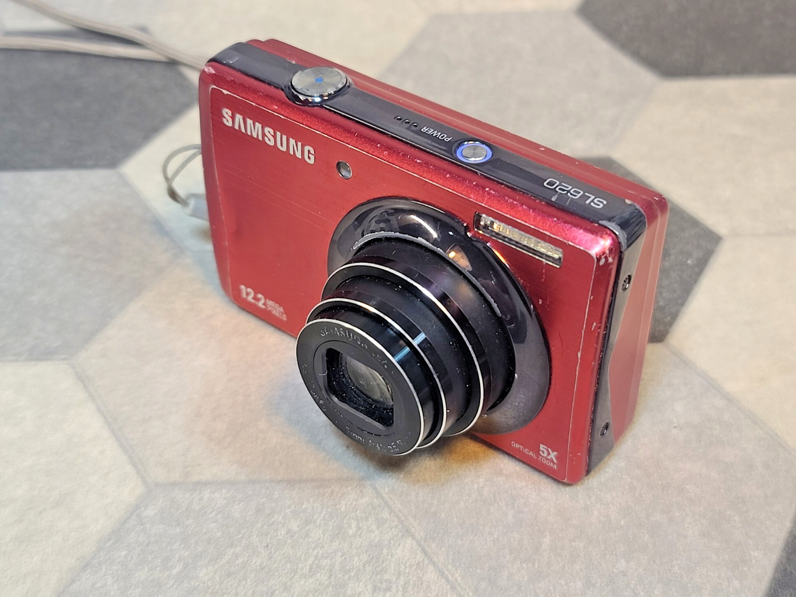 Samsung SL620 12.2MP Built-in Flash 5X Optical Zoom Compact Digital Camera
