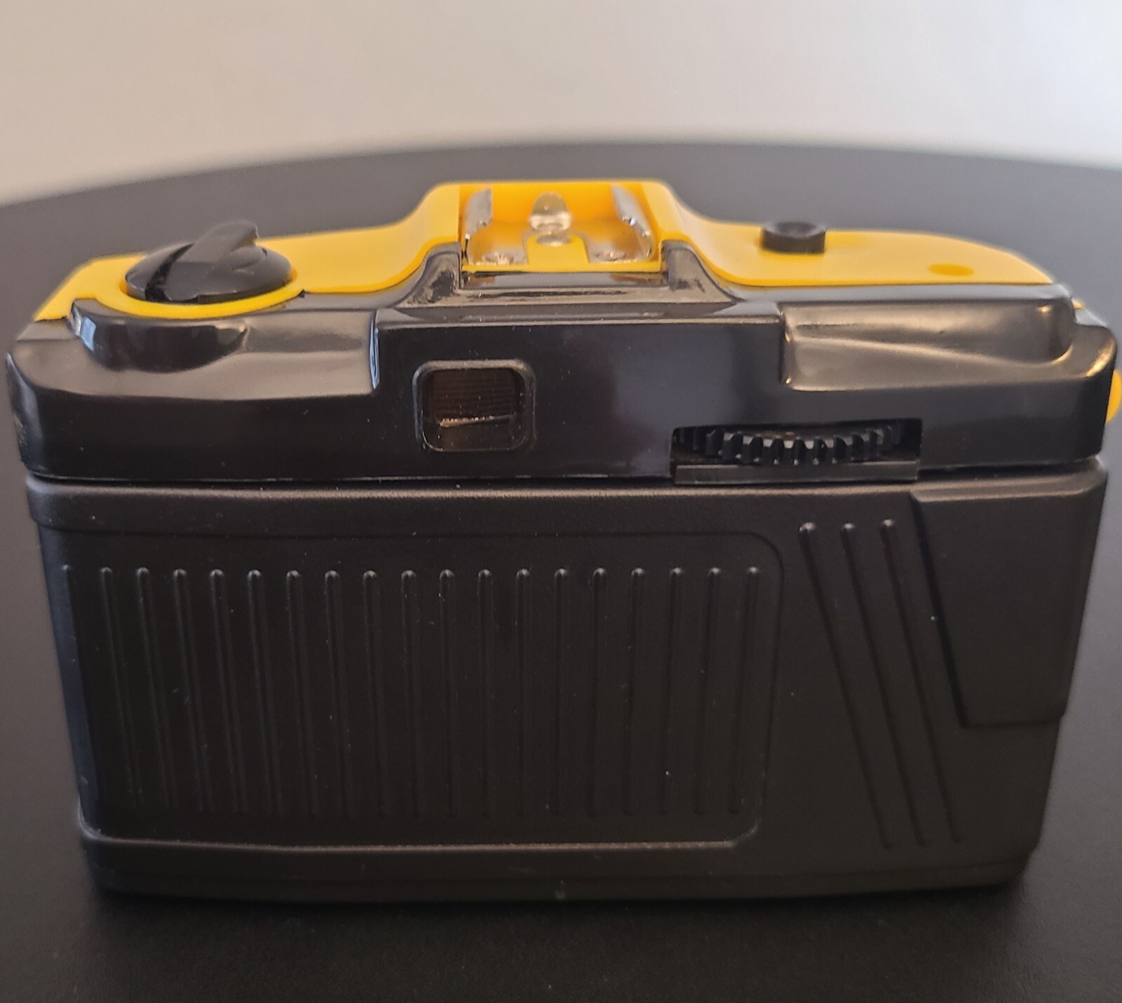 Akira Yellow TC – 306 35mm Camera Auto Fix Focus 50mm Lens