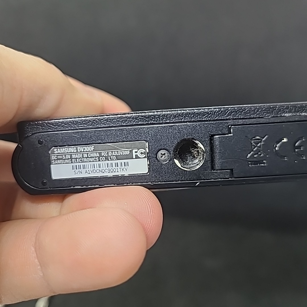 Samsung Smart WiFi Dual View DV300F 16.0MP Digital Camera Working- No Charger