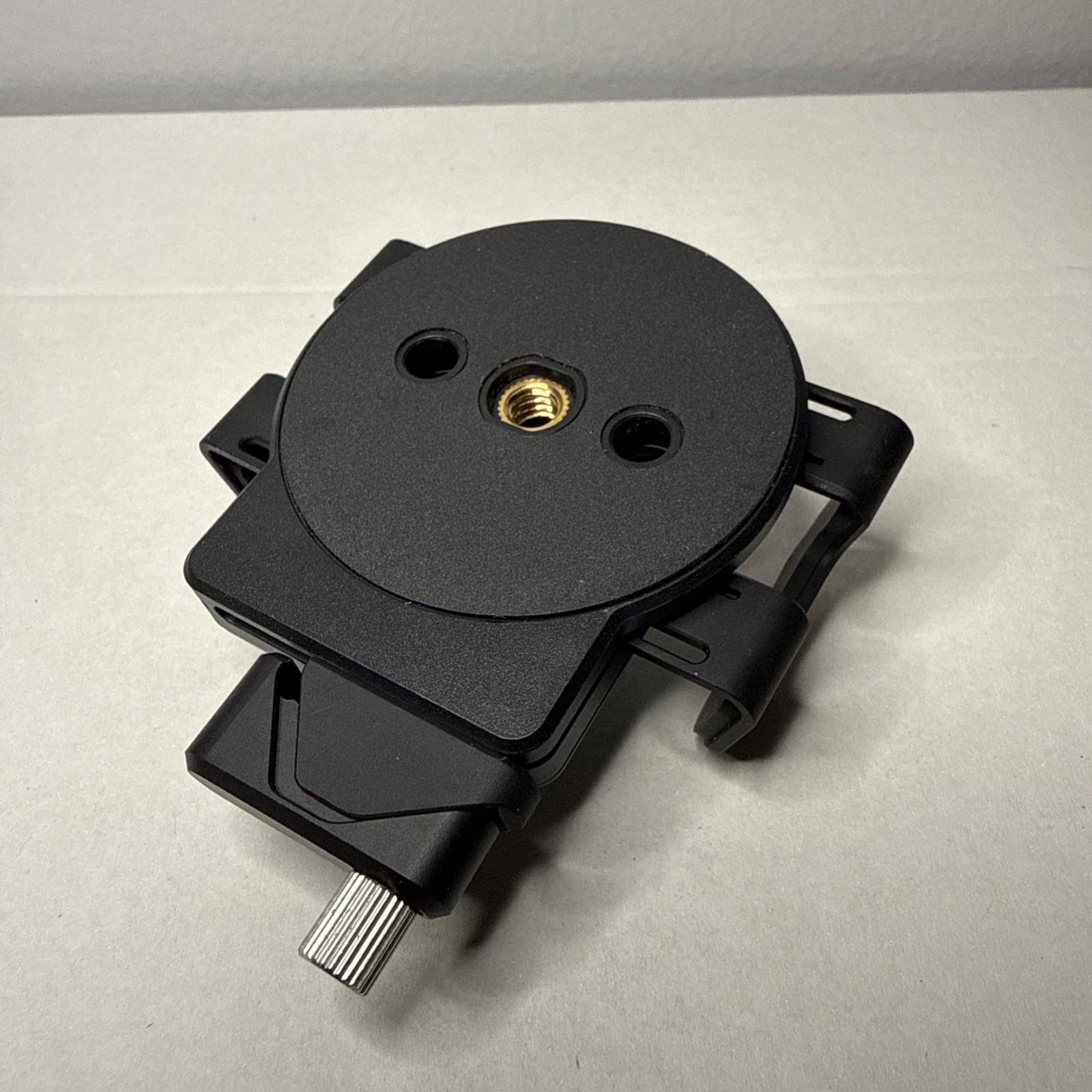 SmallRig Universal Mounting Clamp SSD Holder MagSafe Compatible New/Open Box