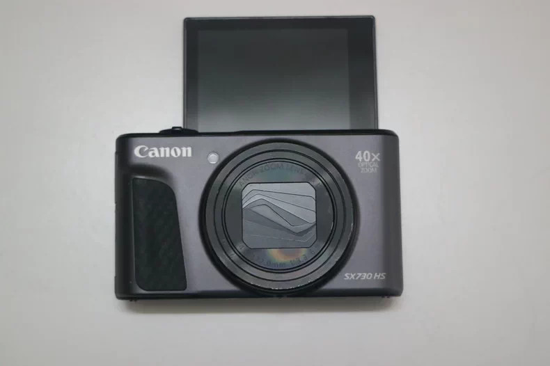 Canon PowerShot SX730 HS 20.3MP 40x Optical Zoom Digital Camera with Flip Screen