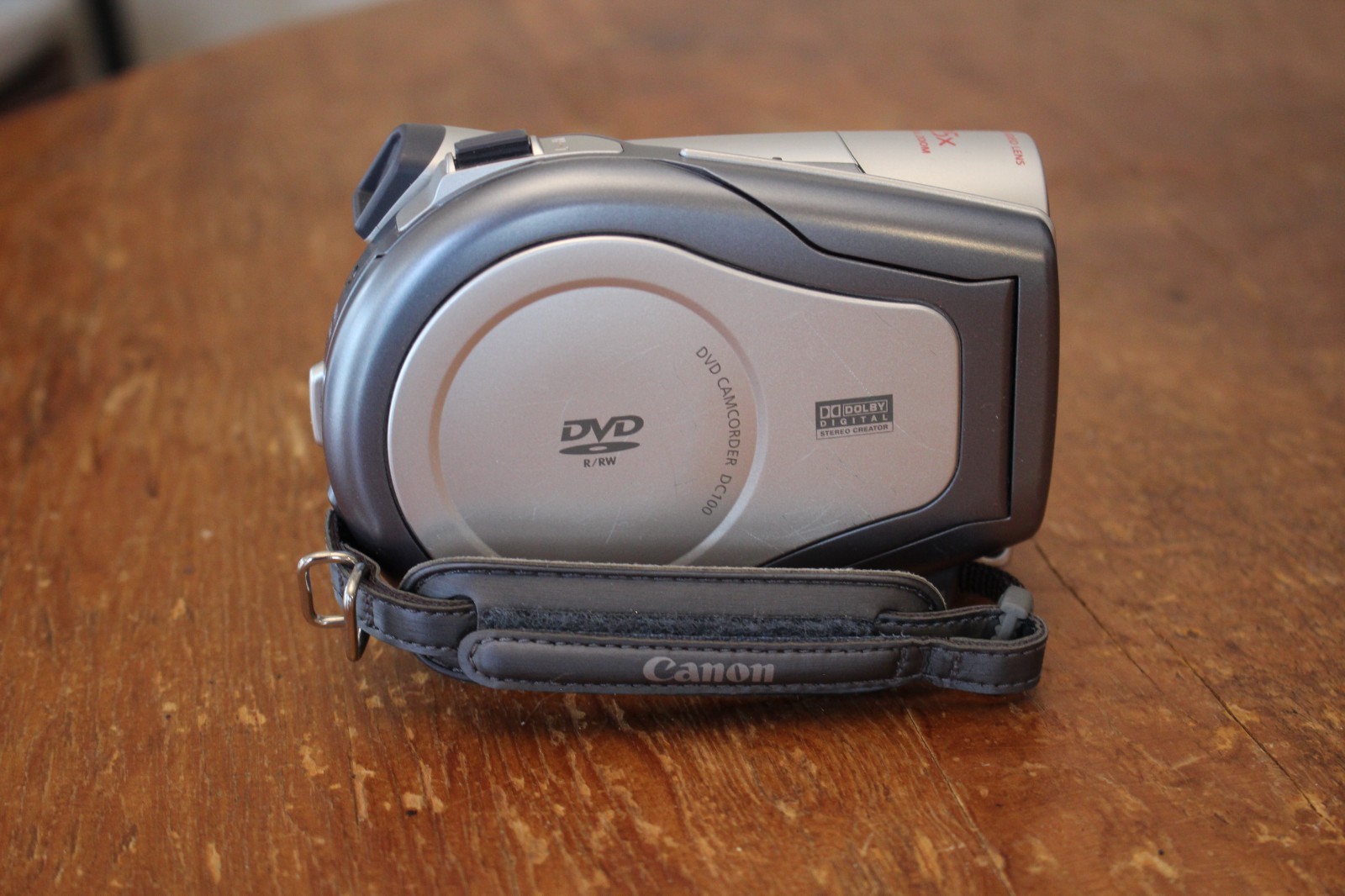 Canon NTSC DC100 Mini DVD Camcorder Video Camera 25x Optical Zoom