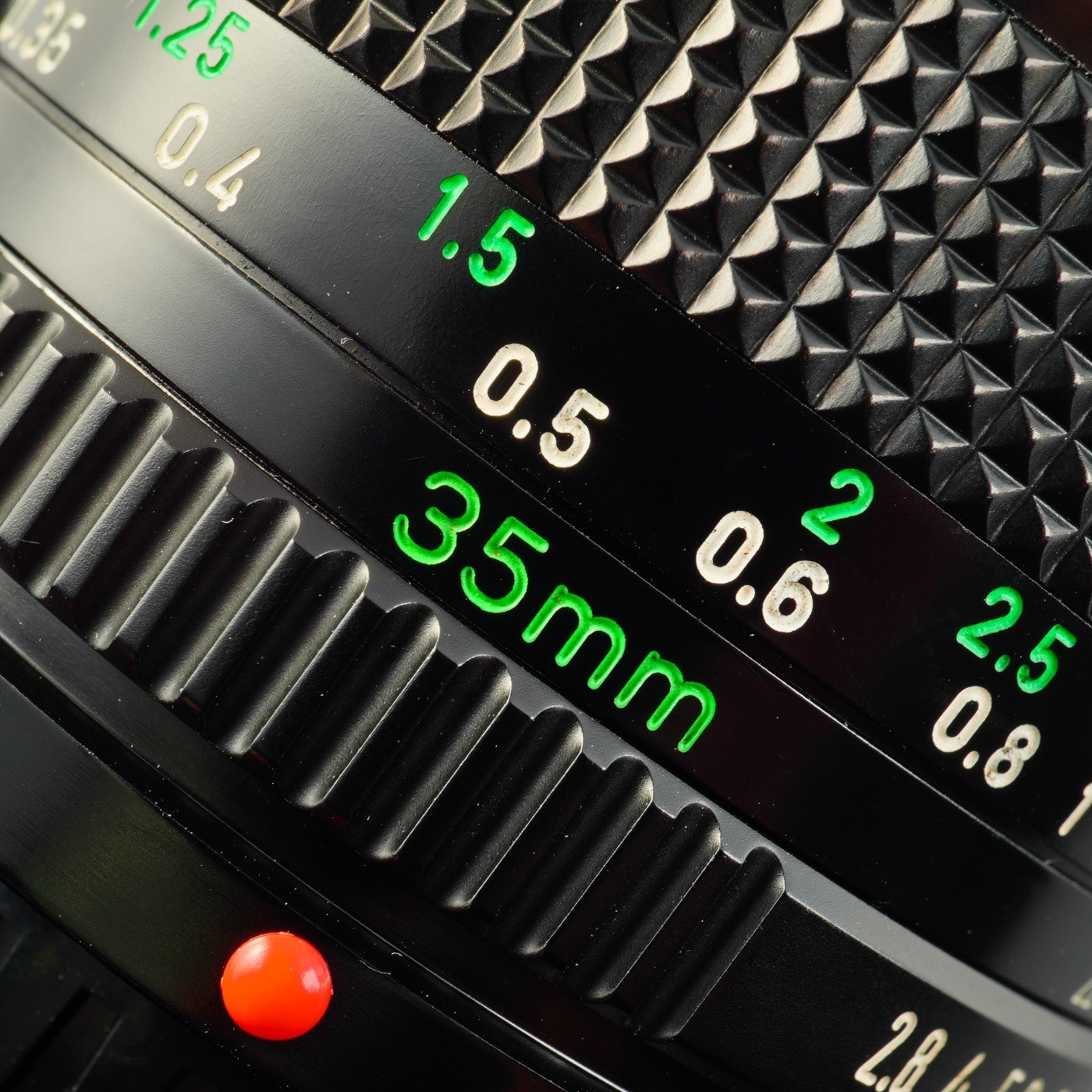 GOOD Canon New FD 35mm F/2.8 Prime Lens