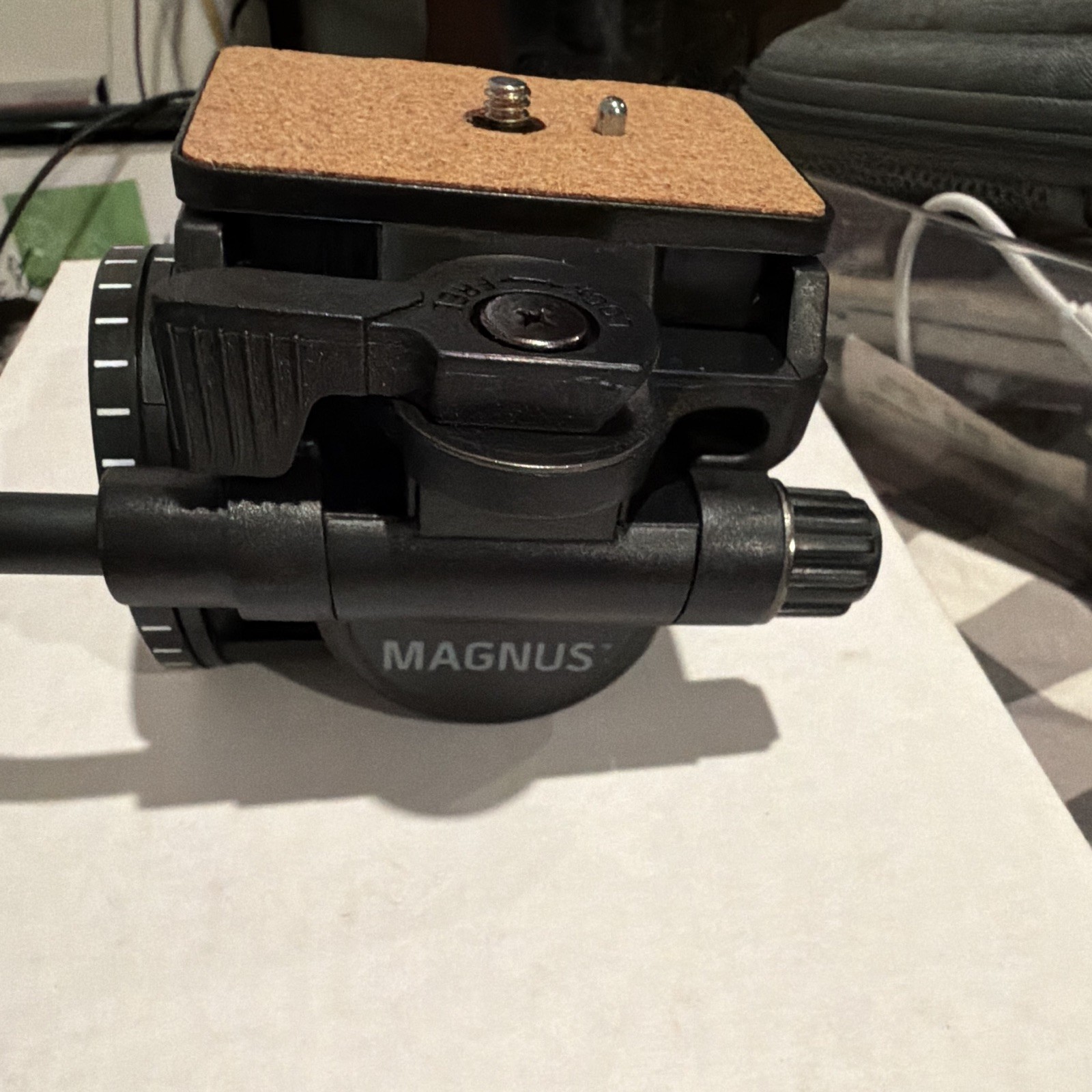 Magnus VPH-20 Pan/Tilt Tripod Head w/ Pan Handle, Tilt, 360° Rotation
