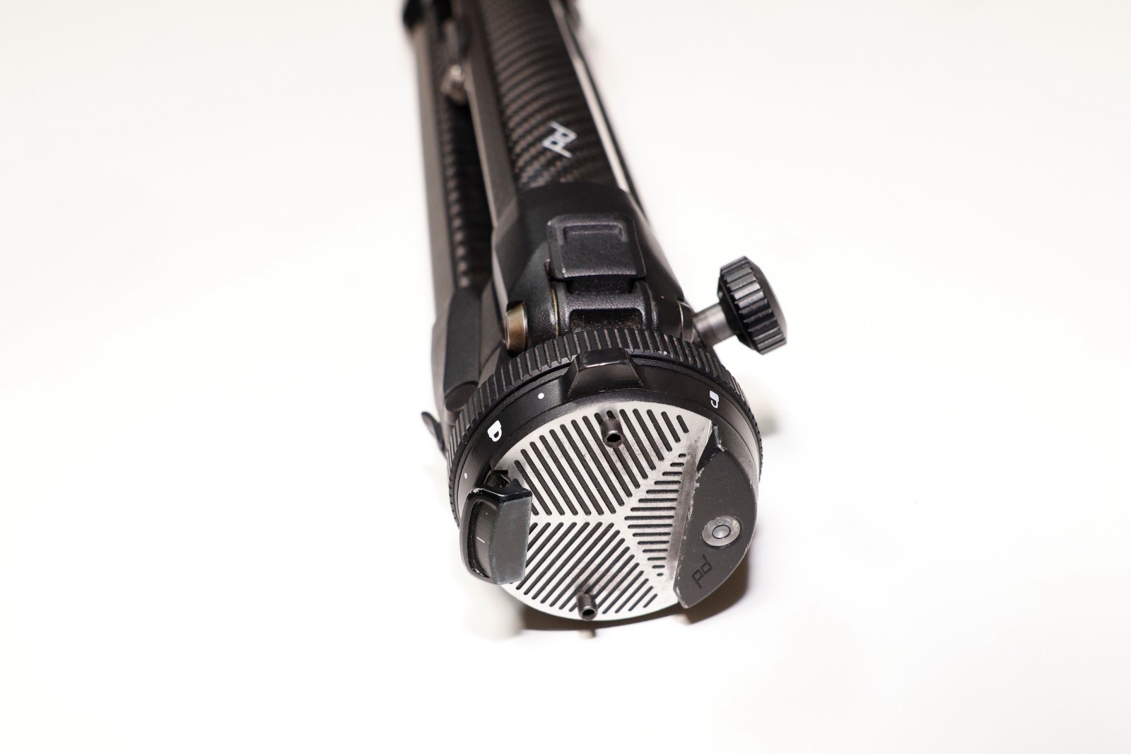 Peak Design Carbon Fiber Travel Tripod for Camera TT-CB-5-150-CF used working