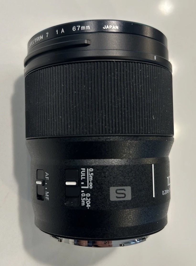 Panasonic LUMIX S 100mm f/2.8 MACRO L-Mount Lens + Box/Soft Case/Hood/Both Caps
