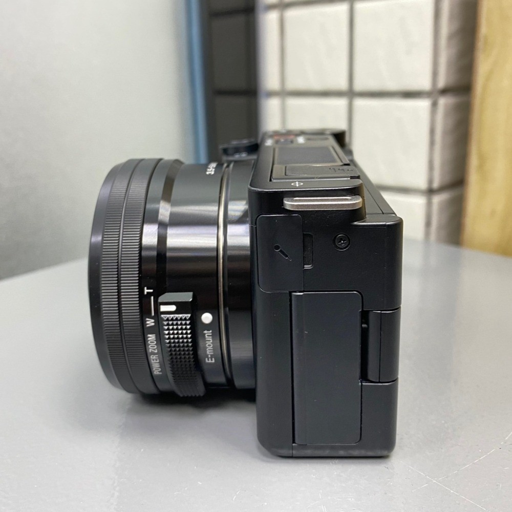Sony Alpha ZV-E10 4K Mirrorless Digital Camera w/ 16-50mm Lens Tiltable Screen