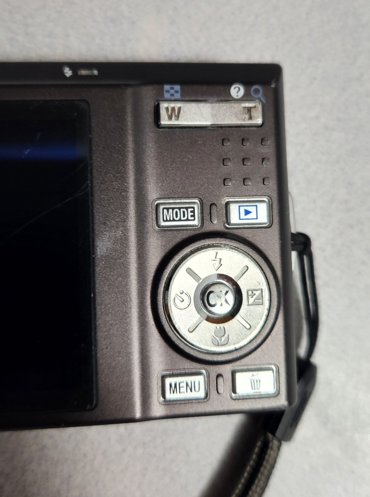 Nikon COOLPIX S550 10.0MP 2.5″ LCD 5x Zoom Digital Camera Black – w/ Battery