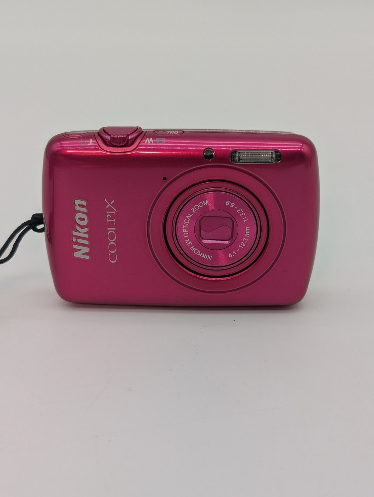 Nikon Coolpix S01 Pink Digital Camera – No Flash – For Parts Or Repair
