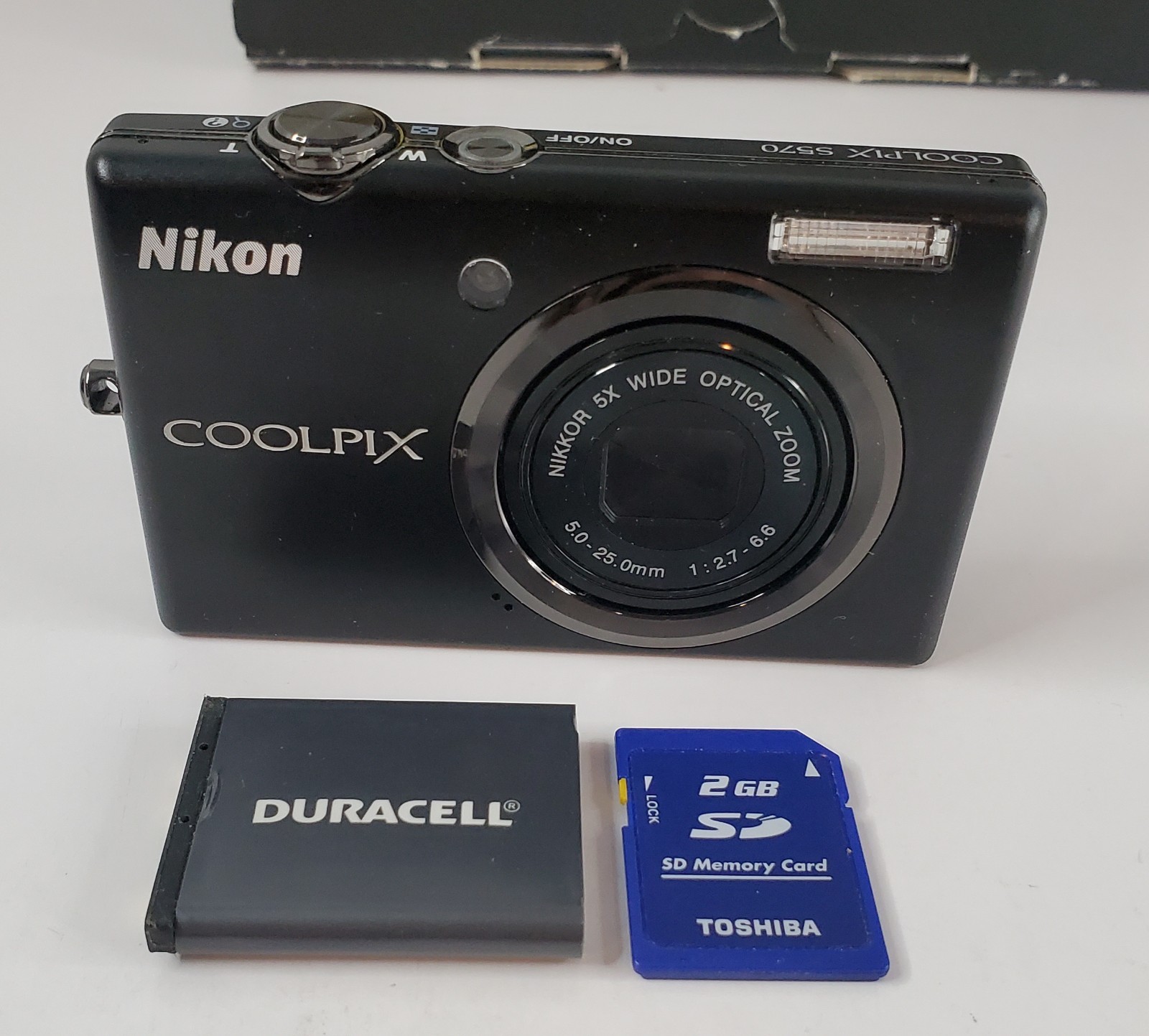 Nikon COOLPIX S570 12.0MP Compact Digital Camera Black w/Box Charger Battery