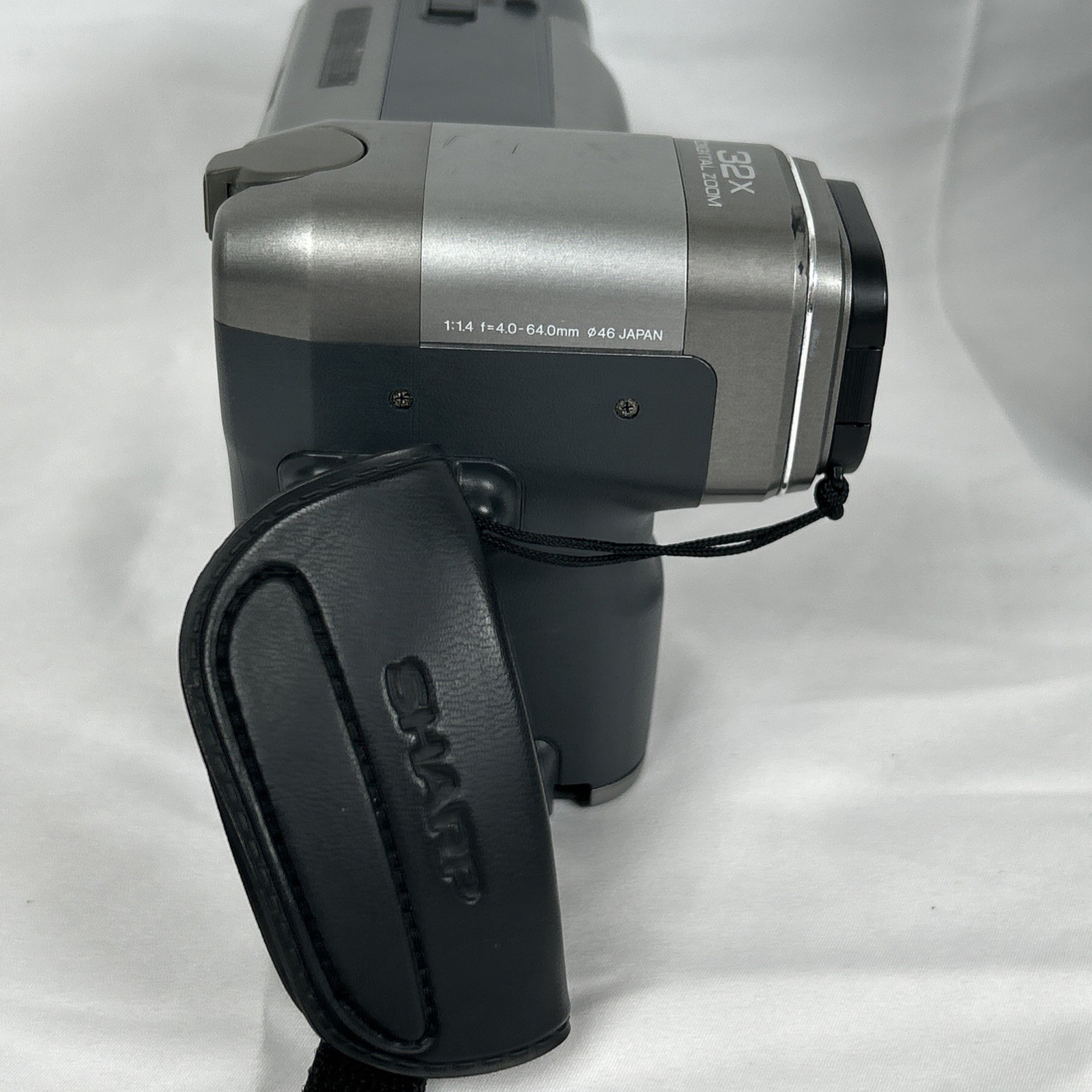 Sharp VL-E650U Viewcam Camcorder With Remote Charger And Carry Bag