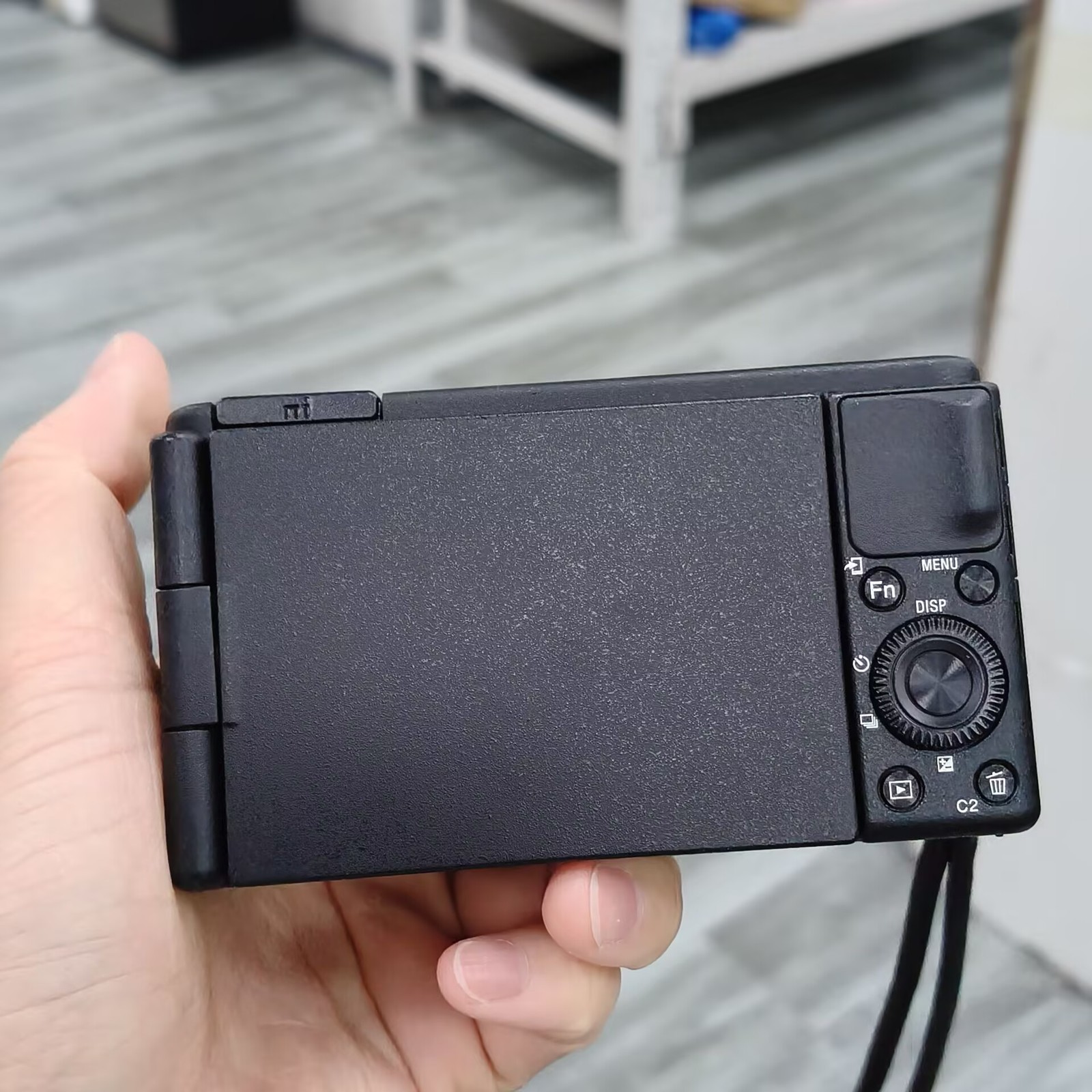 Sony ZV-1 20.1MP Compact Digital Camera Side flip-out 3.0” LCD screen