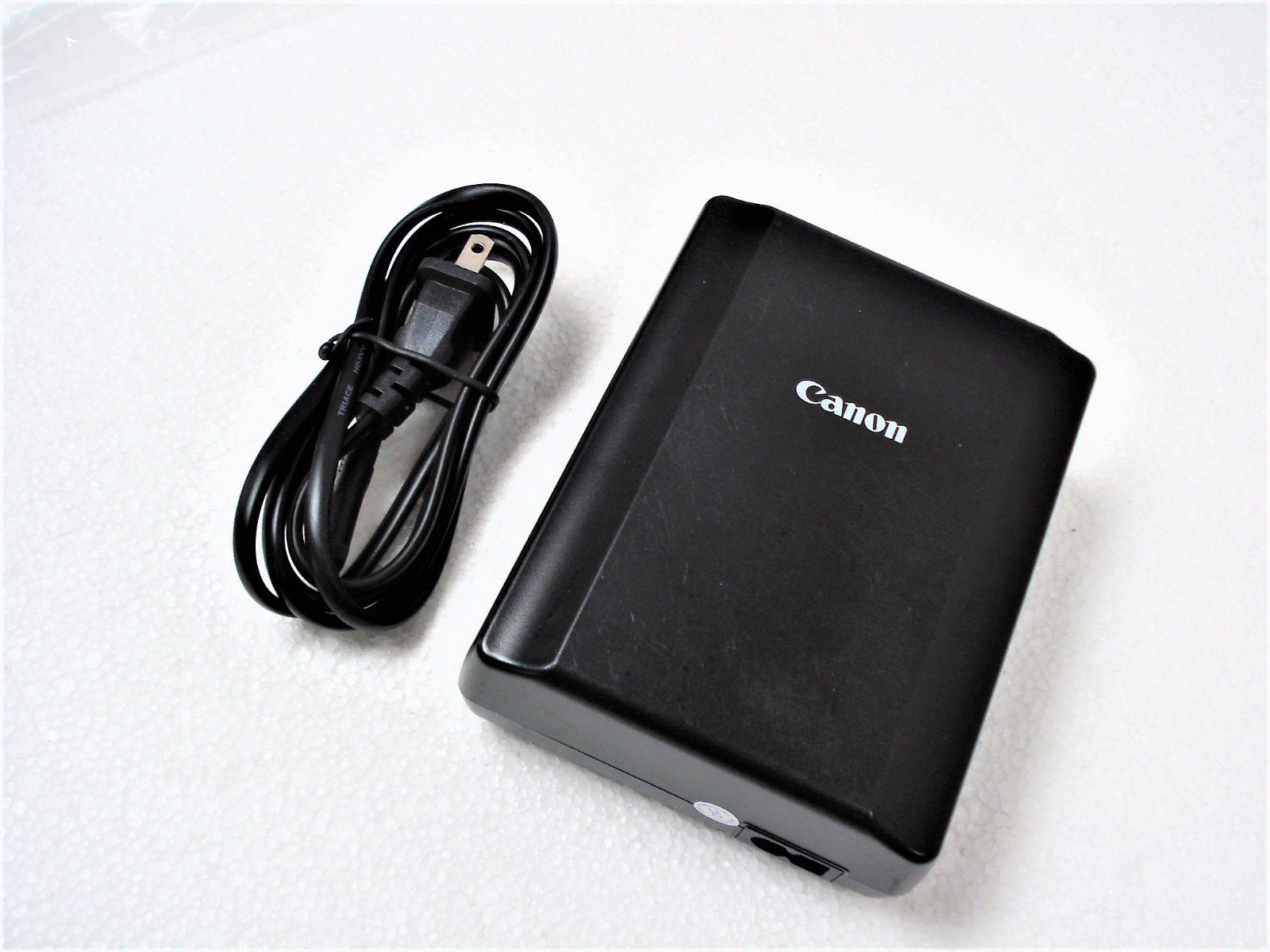Power Supply / AC Power Adapter for CANON EOS C300 C500 PL XF400 XF405 CA-940