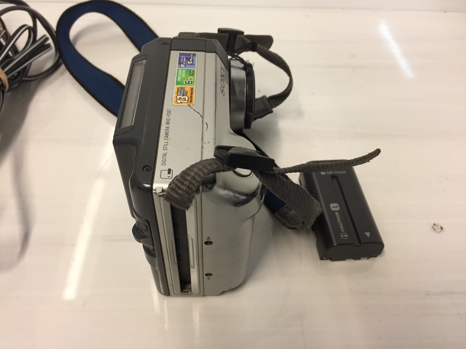 Sony FD Mavica MVC-FD87 1.3MP Vintage Floppy Disk Digital Camera