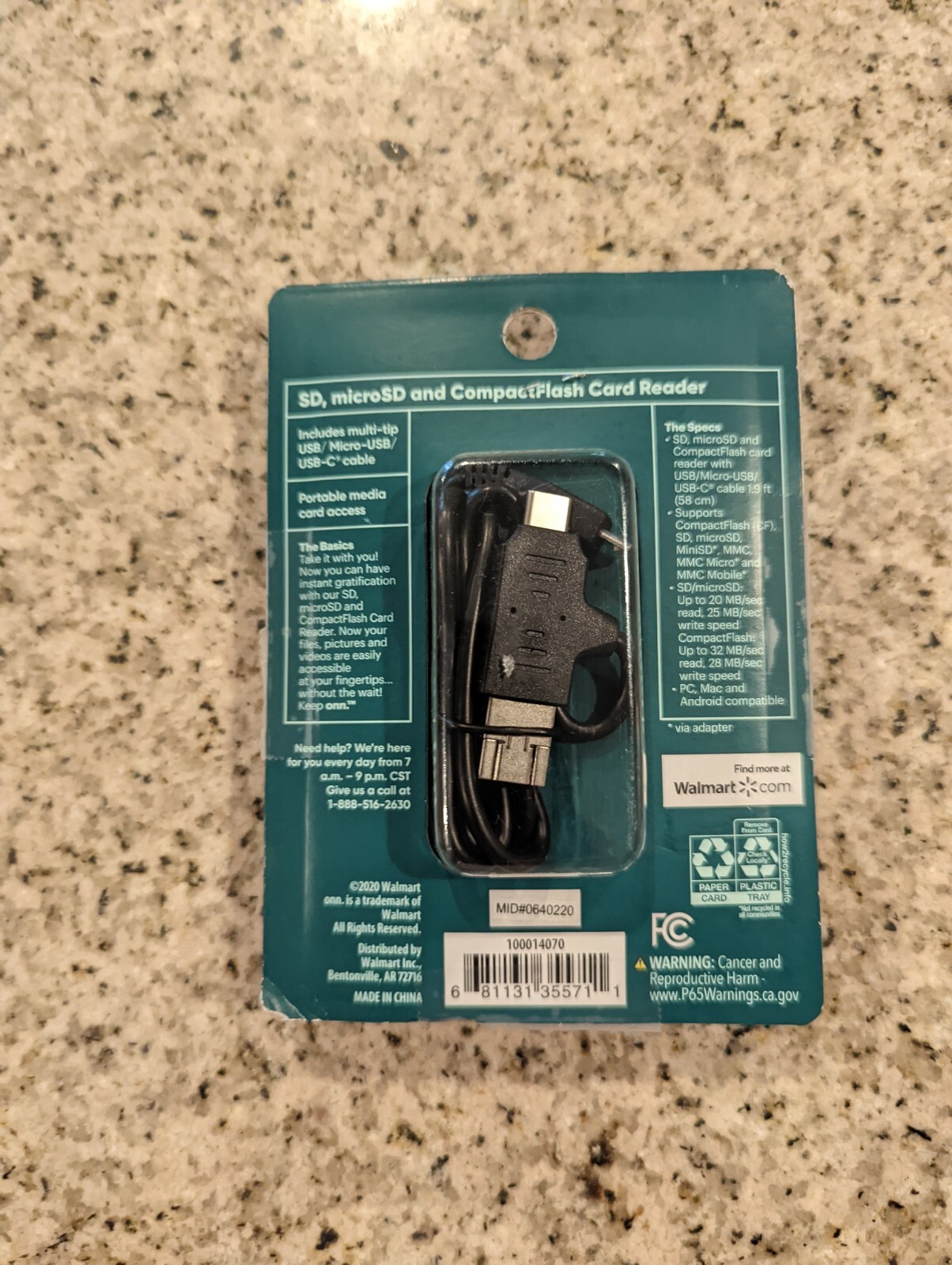 Onn SD, microSD and CompactFlash Card Reader 100014070