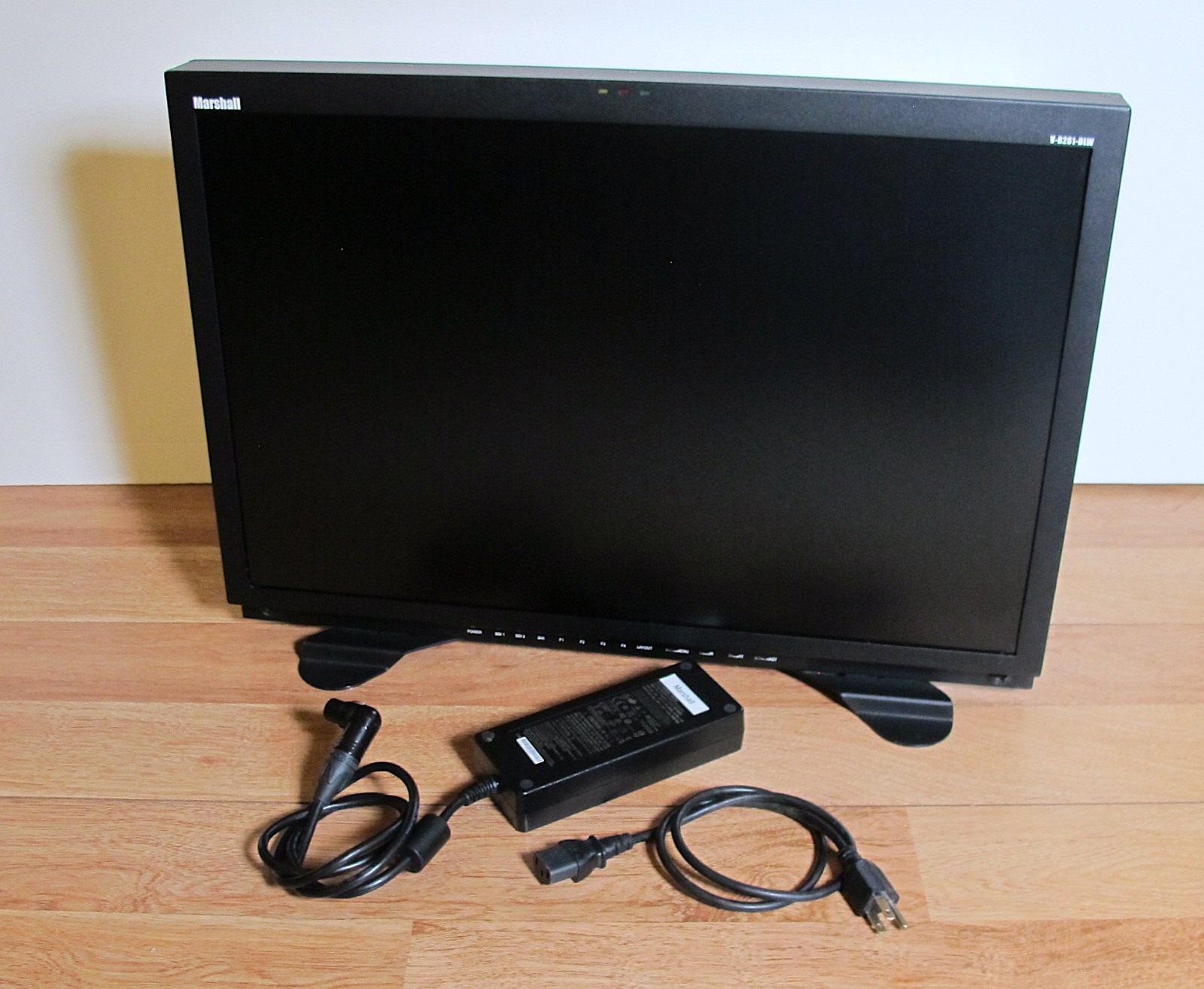 Marshall V-R261-DLW 26″ Full Resolution Desktop Dual Link Waveform LCD Monitor