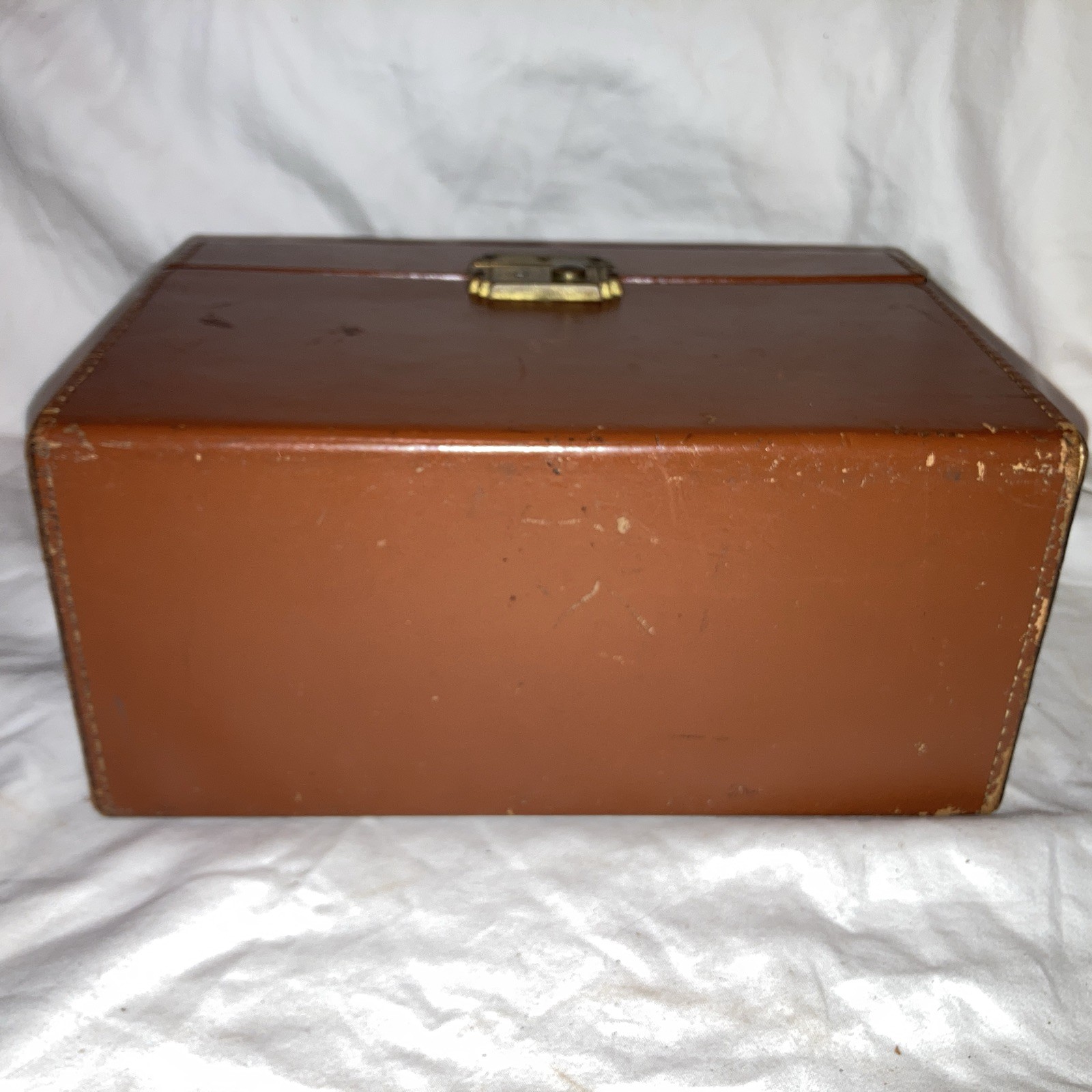 Vtg Revere 16mm Magazine Load Film Movie Camera 1940’s-1950’s w/ Case Untested