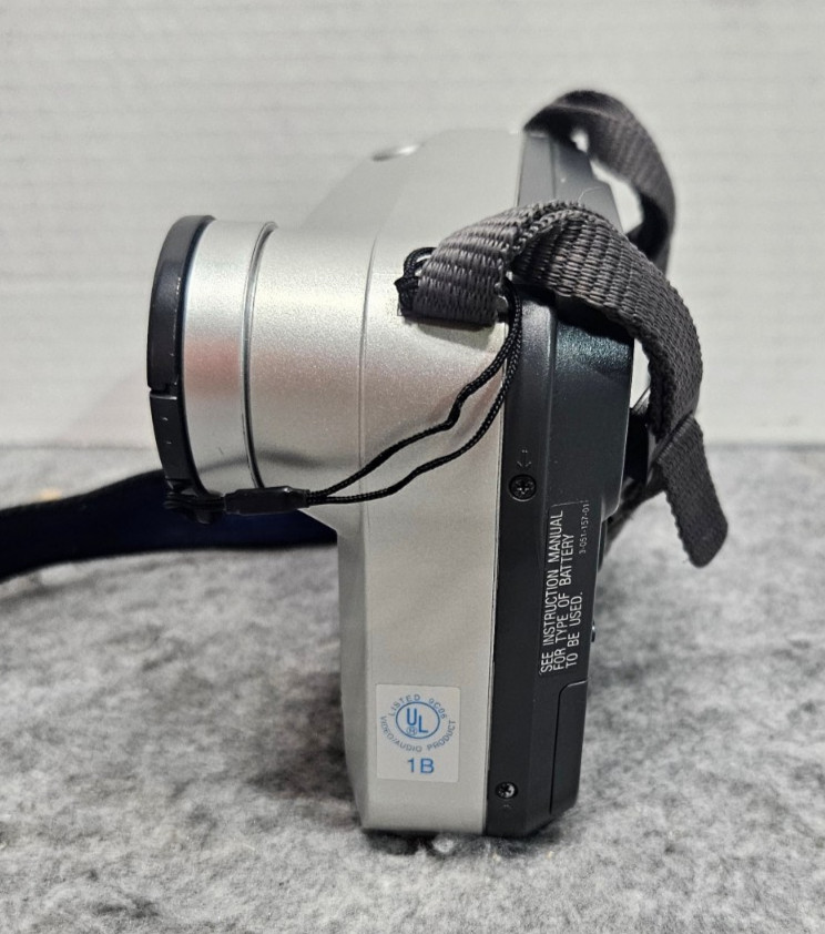 Sony MVC FD75 Digital Camera Mavica 10x Zoom Untested w/Batteries, bag & Lens