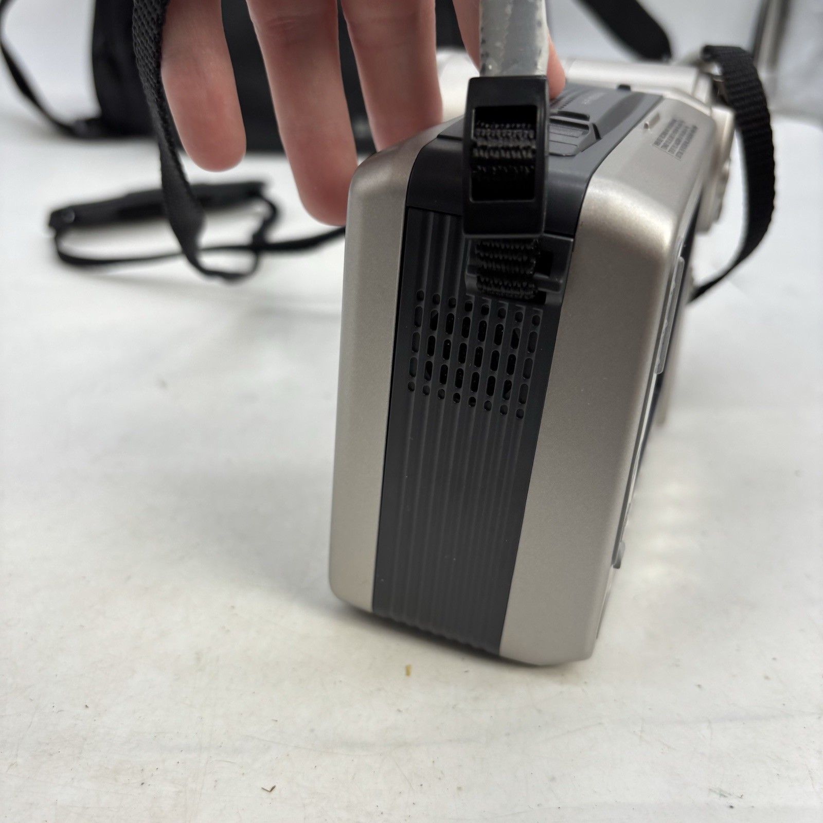 Sharp Viewcam VL-E760U & Charger, Carry Bag, and Film NEEDS NEW BATTERY
