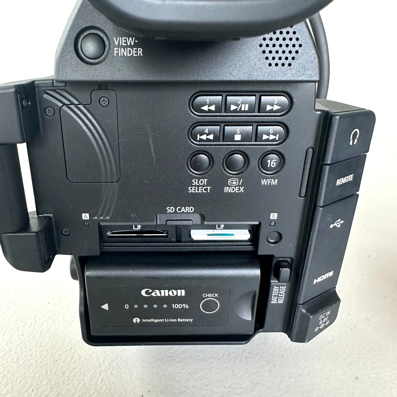 Canon Cinema EOS C100 Mark II HD Camcorder Bundle w/ 24-105mm USM Lens 139 Hours