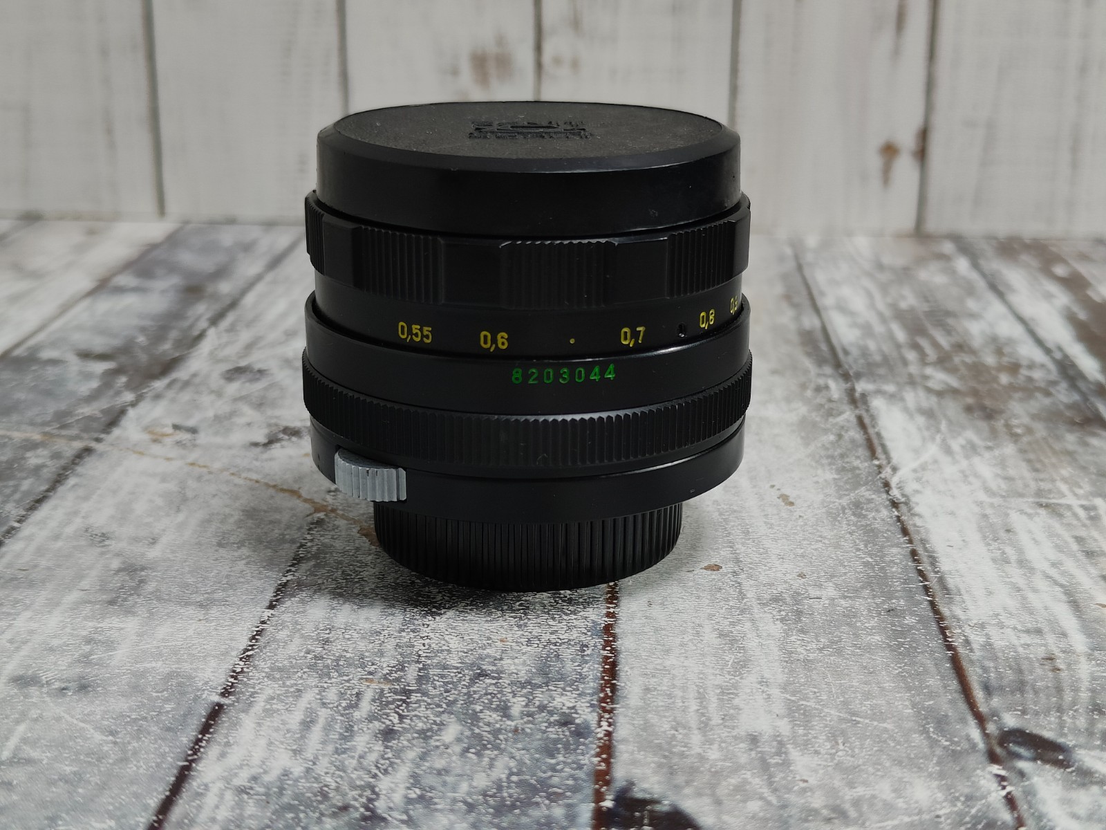 KMZ Helios 44M lens 58mm 1:2 A/M aperture fits M42 mount.