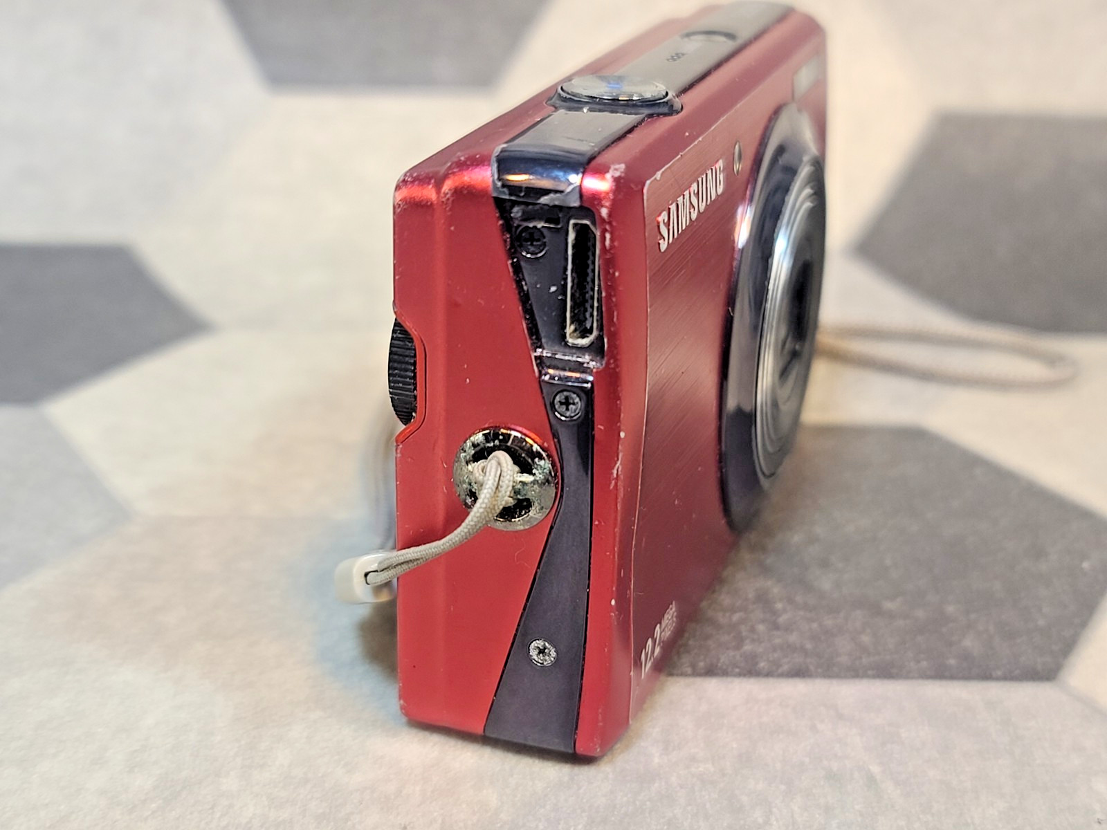 Samsung SL620 12.2MP Built-in Flash 5X Optical Zoom Compact Digital Camera
