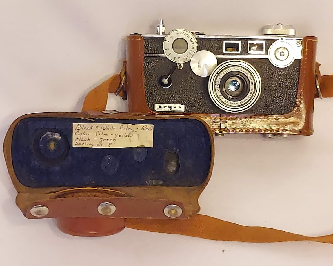 Vintage Argus C3 Camera 35mm Rangefinder Leather Case Untested