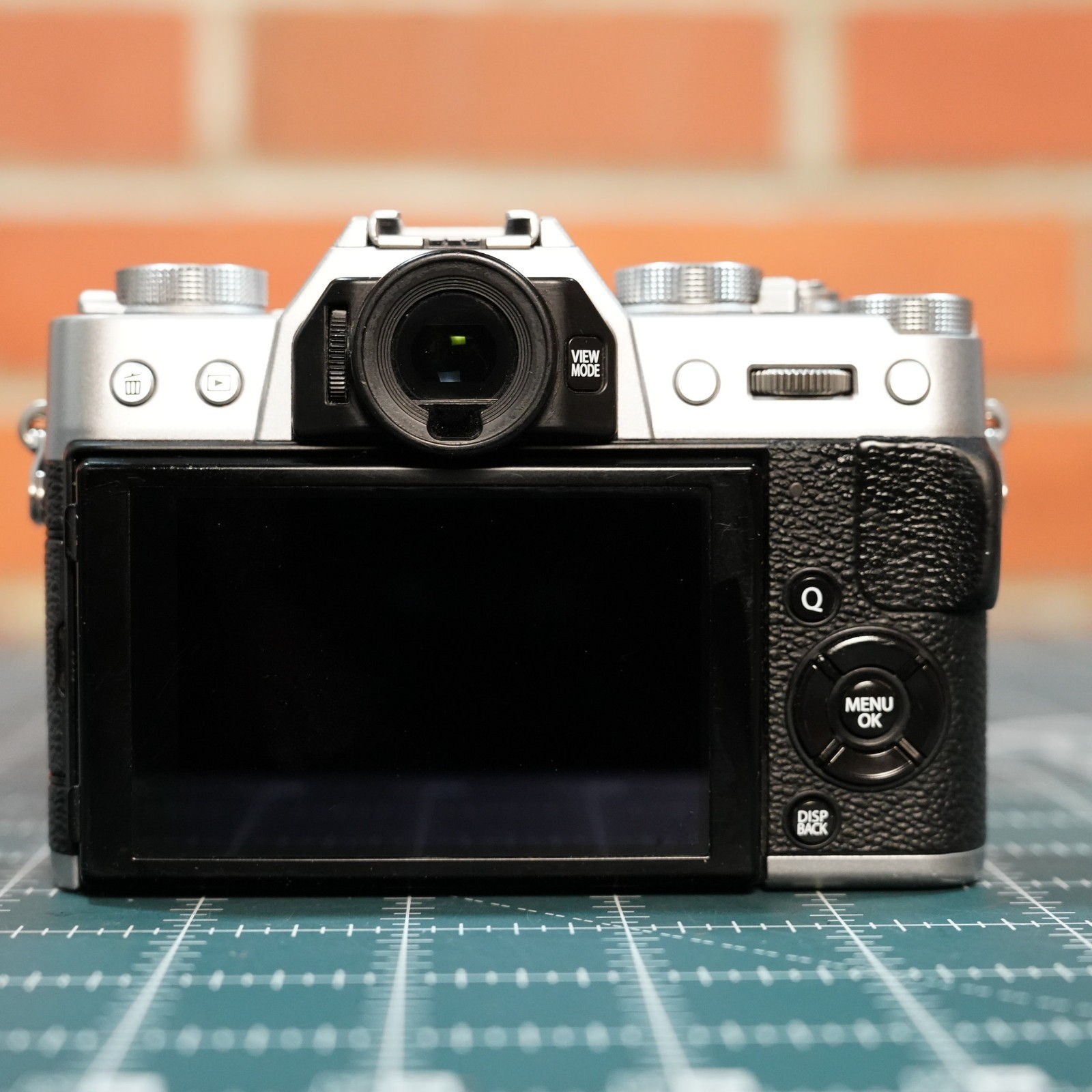 Fujifilm X-T20 24.3MP Mirrorless Digital Camera (silver) body only 95% New