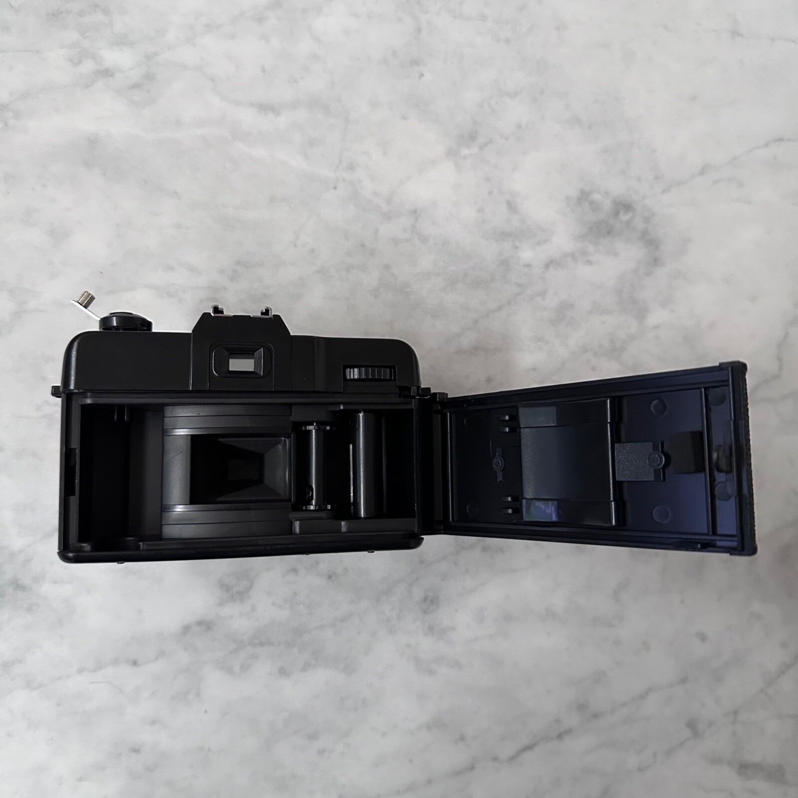 Vintage Maxim 35mm Plastic Toy Camera MF-190E Film 50mm Lens Taiwan – NOT TESTED