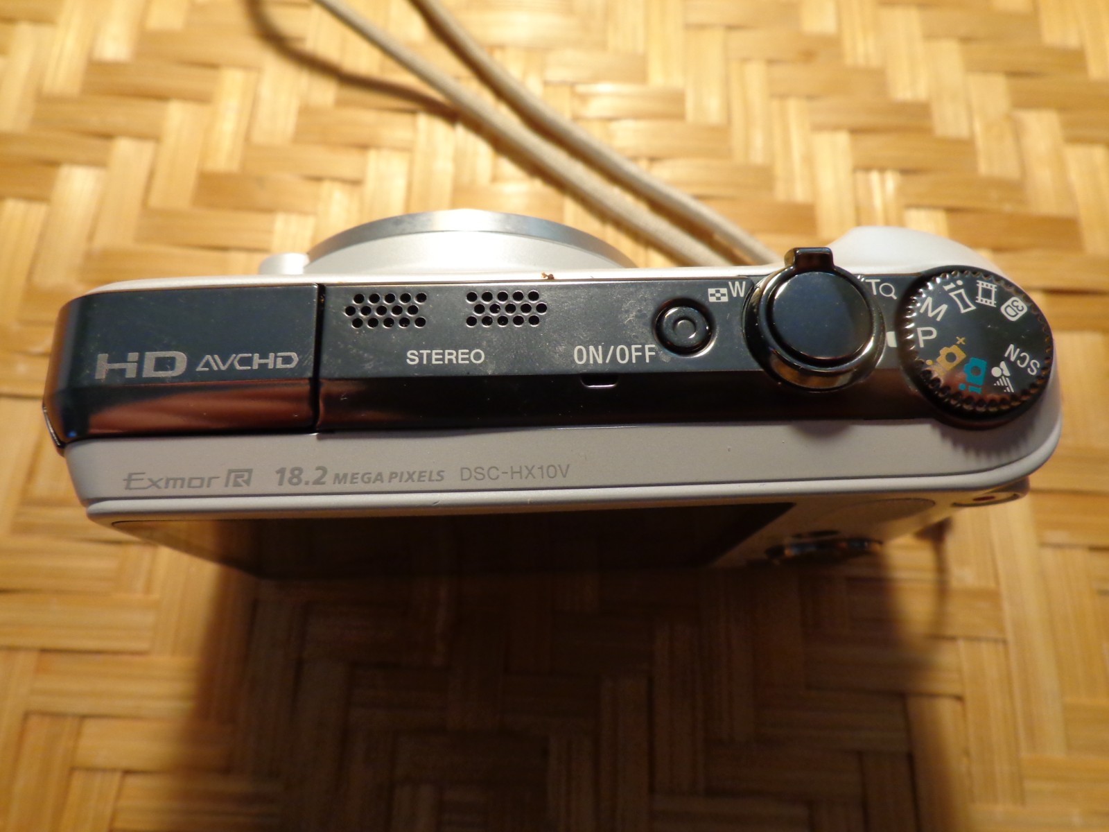 Sony Cyber Shot Exor R 18.2 Mega Pixels DSC-HX10V Silver w/ Battery Used Working