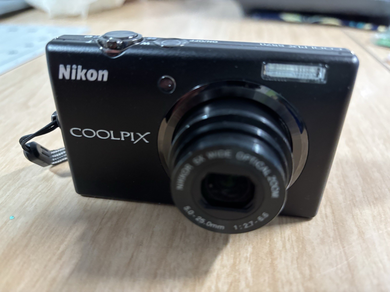 Nikon Coolpix S570 Digital Camera 12MP, Black, Battery Charger 2GB SD, Manuals