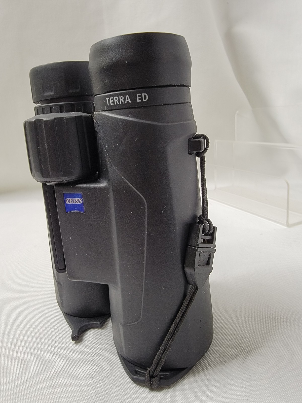 Zeiss Terre ED 10×42 Binoculars Lifetime USA Warranty Ze52420407