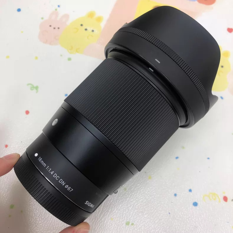 Sigma 16mm f/1.4 DC DN Contemporary Lens for Canon EF-M