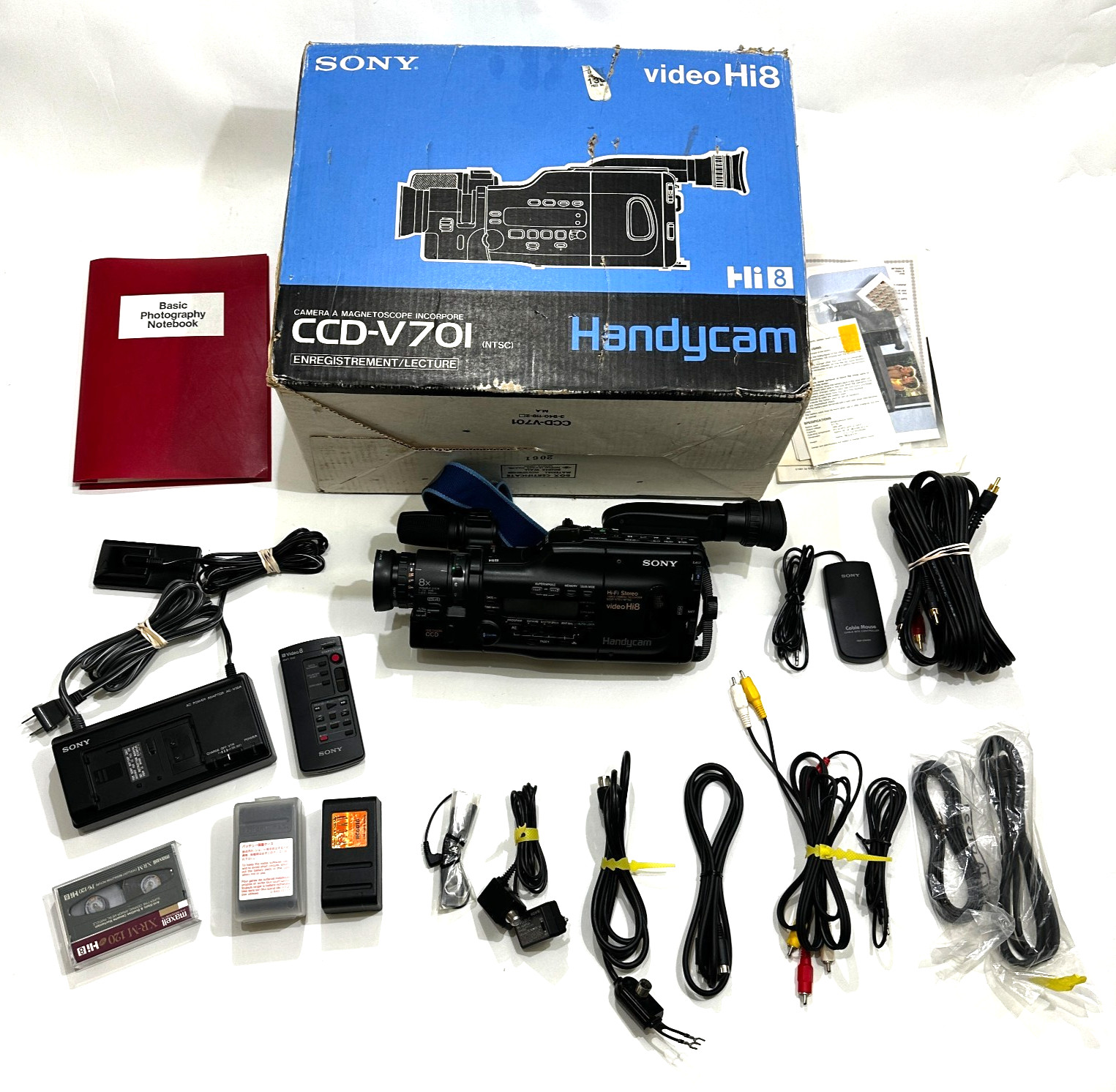 Sony CCD-V701 Video Hi8 Handycam Camcorder Bundle Box Untested
