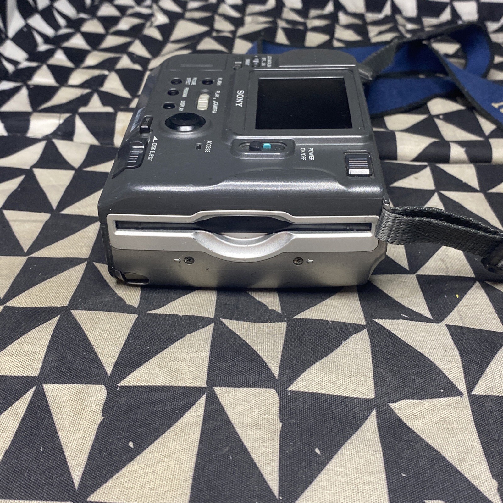 Sony Mavica MVC-FD71 0.4MP Digital Camera Untested