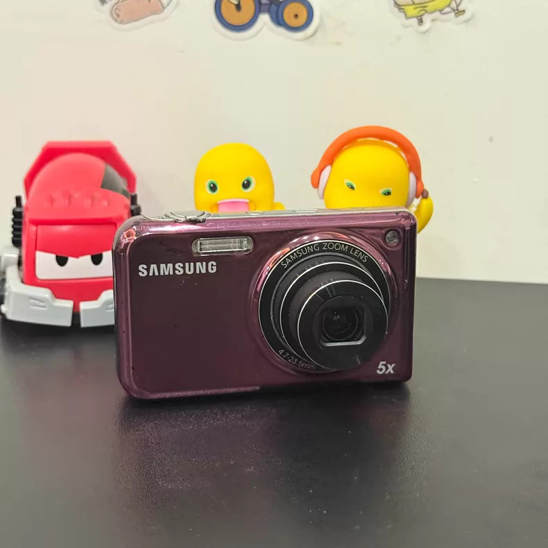 Samsung PL170 Digital Camera 16.1 MP 5x Optical Zoom Built-in Flash – Red