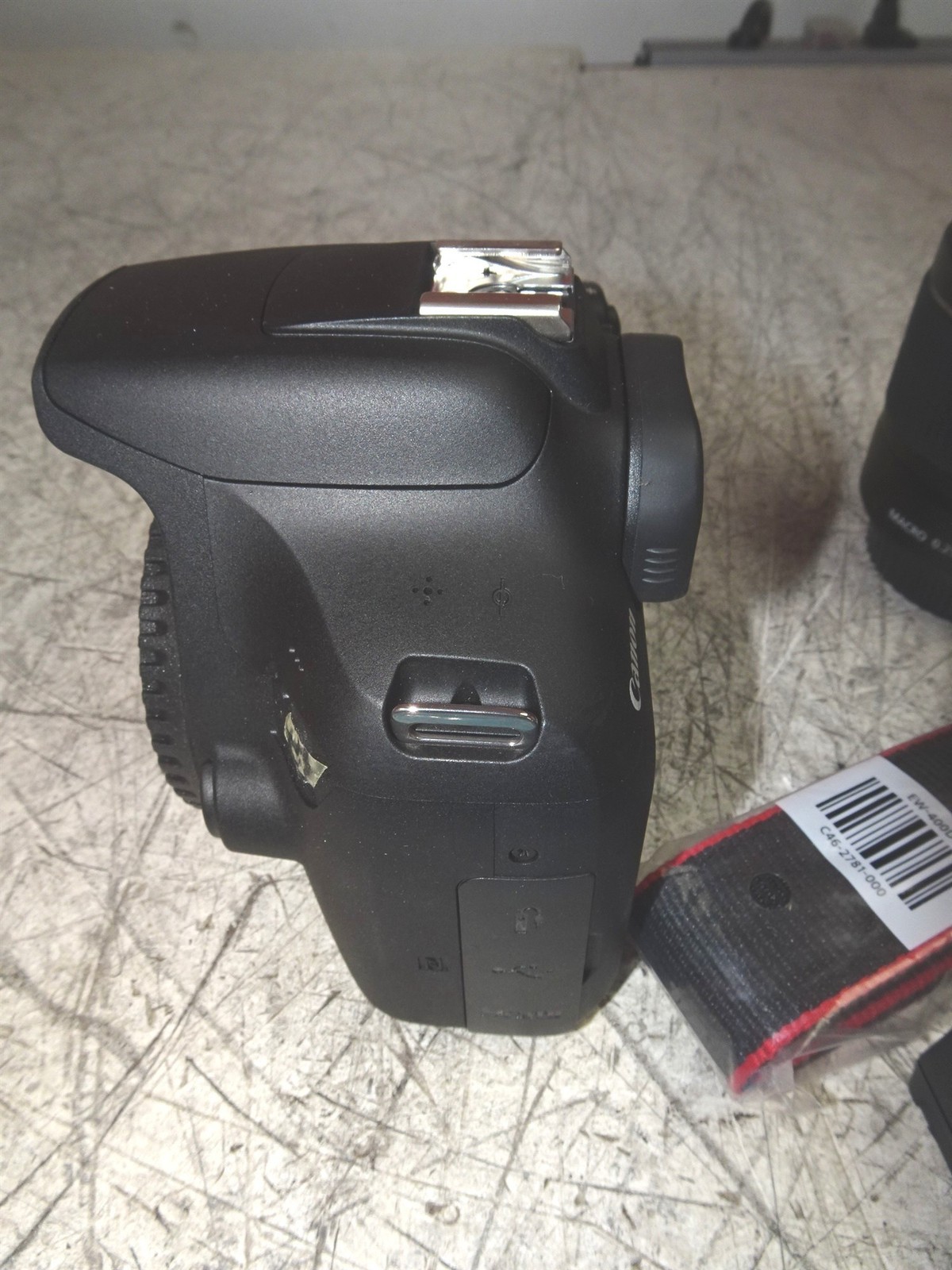 Canon EOS Rebel T7 DSLR 24.1MP w/ EF-S 18-55mm III Lens and Battery