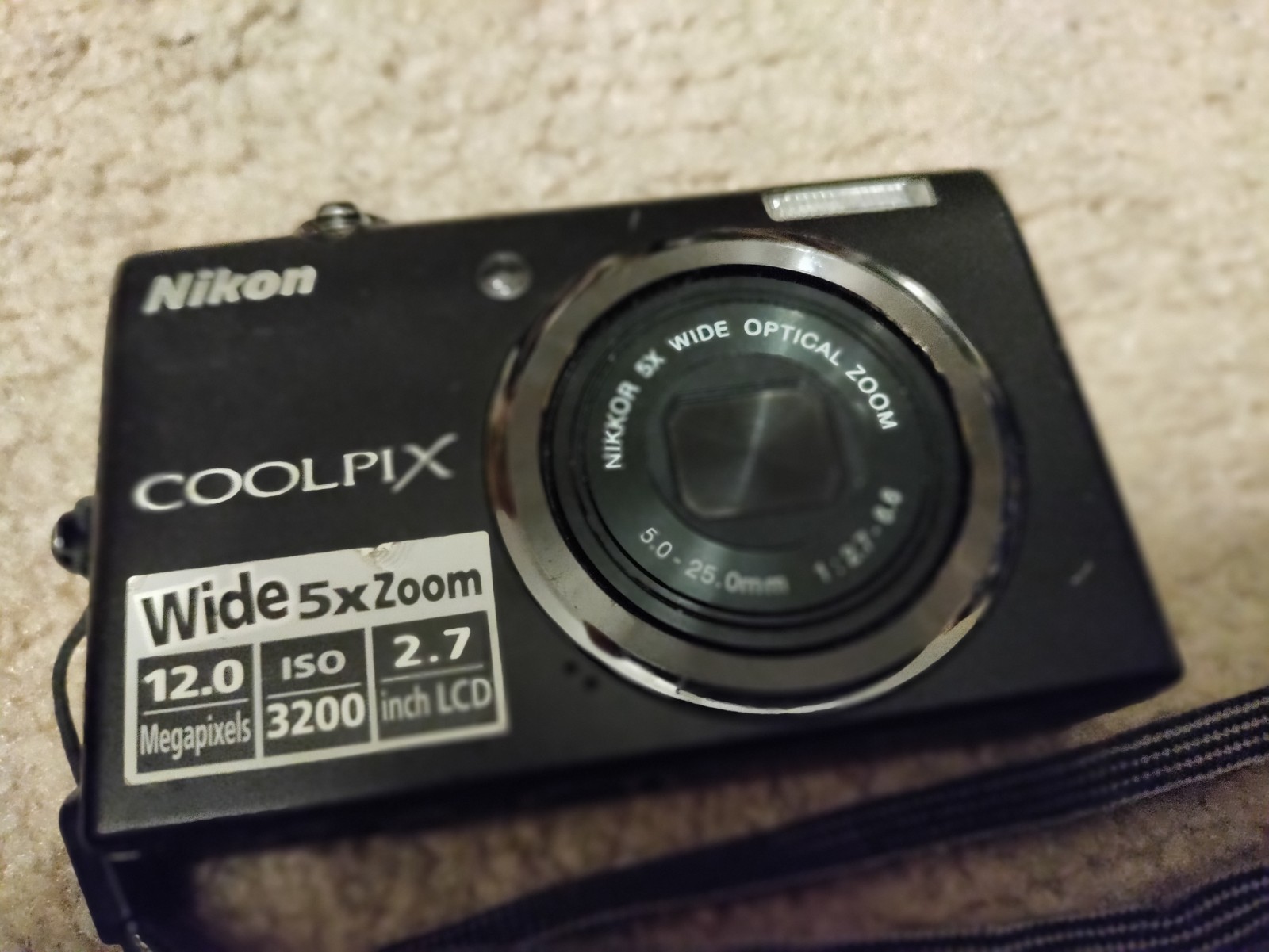 Nikon COOLPIX S570 Compact Digital Camera Black 12MP TESTED WORKING w/ battery